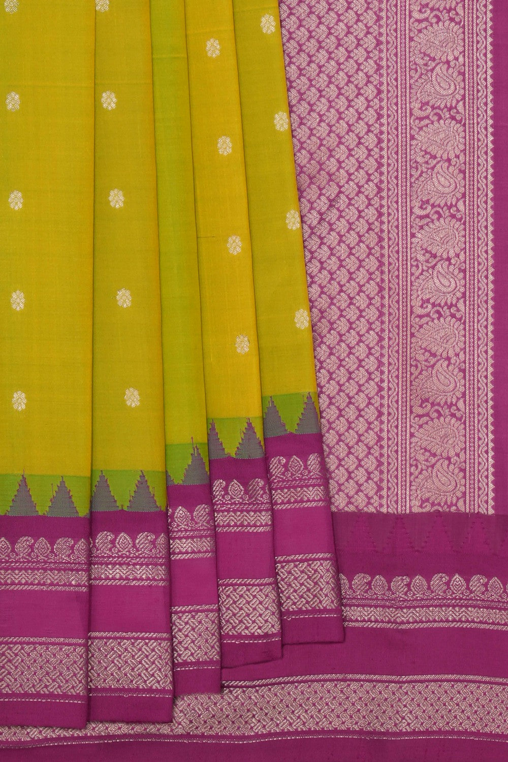 Kalanjali Gadwal Silk Vibrant Green Saree – Women's