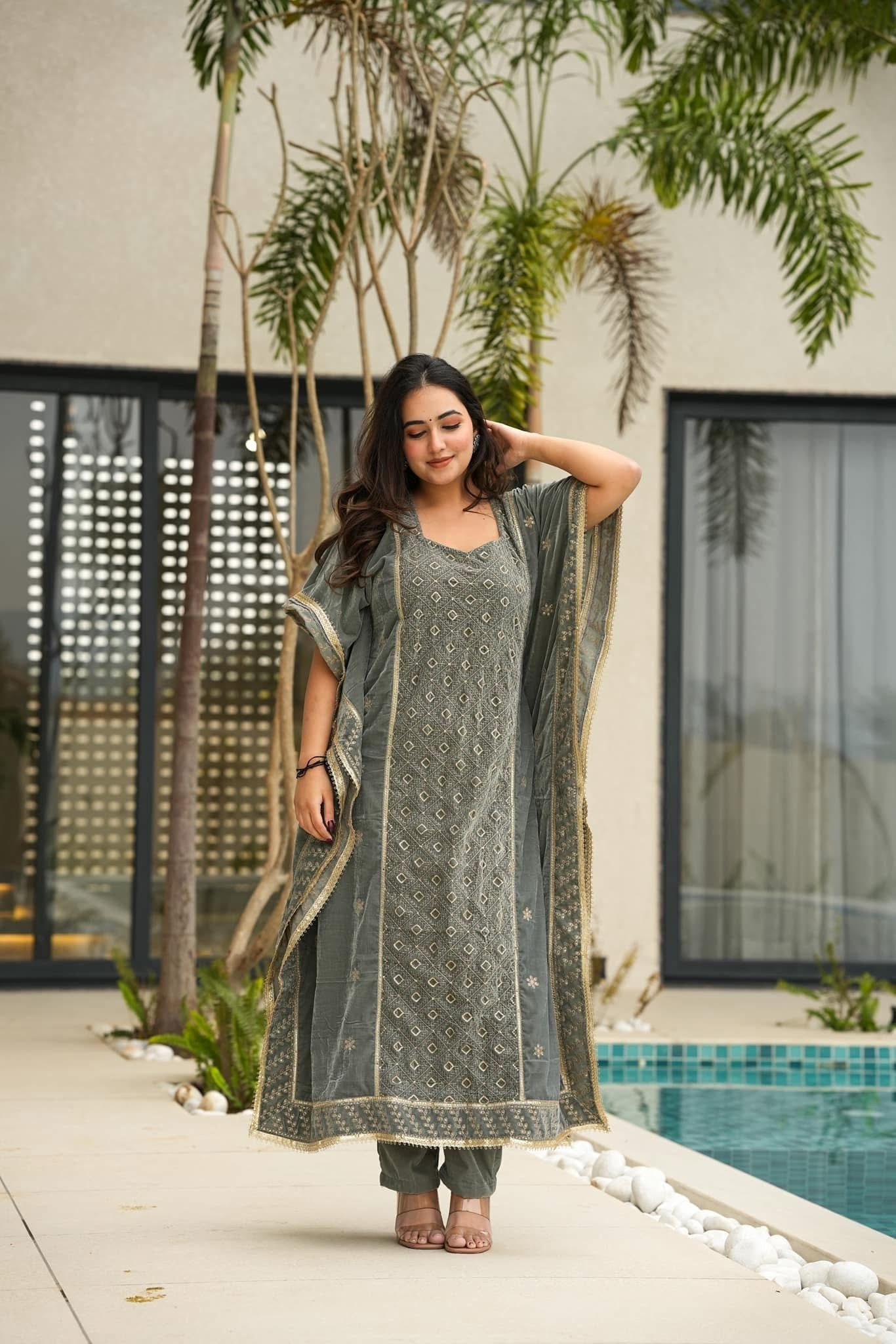 Idaho-o Soft Blush velvet kaftan - view 5