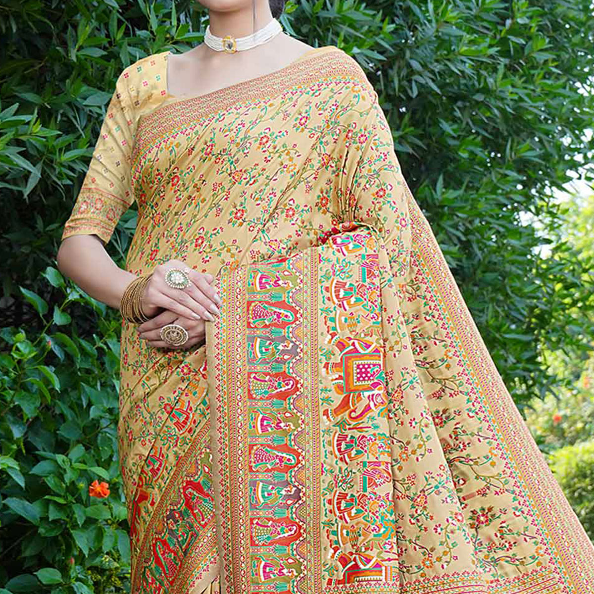Peachmode Chikoo Floral Purple Woven Pure Silk Saree - view 3