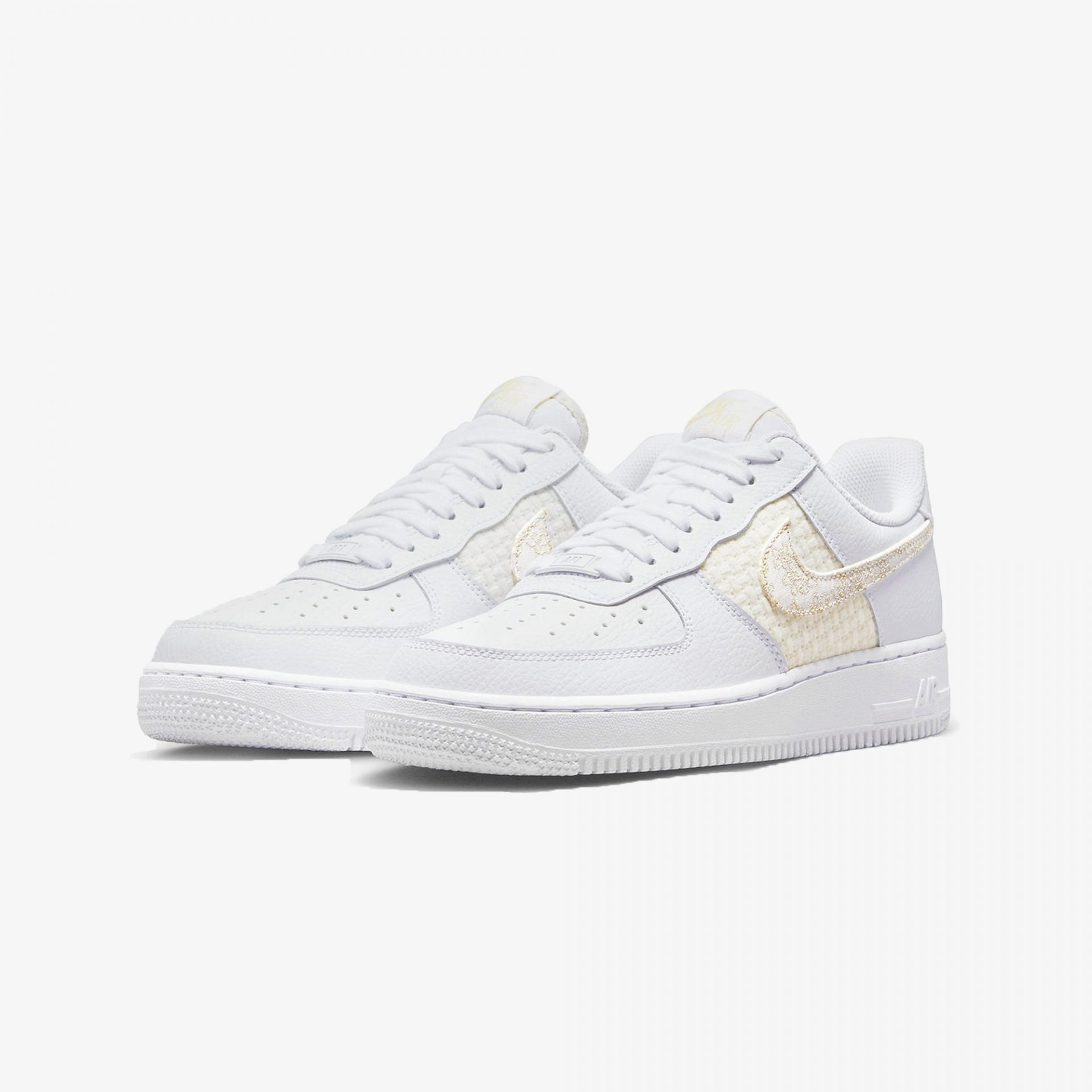 Nike | AIR FORCE 1 07 SE { WHITE / GOLD