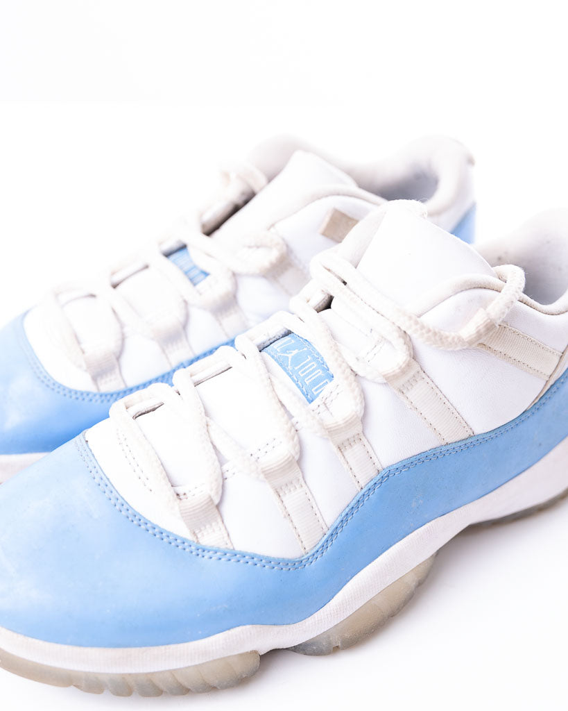 Nike Air Jordan 11 Retro Low University Blue - view 2