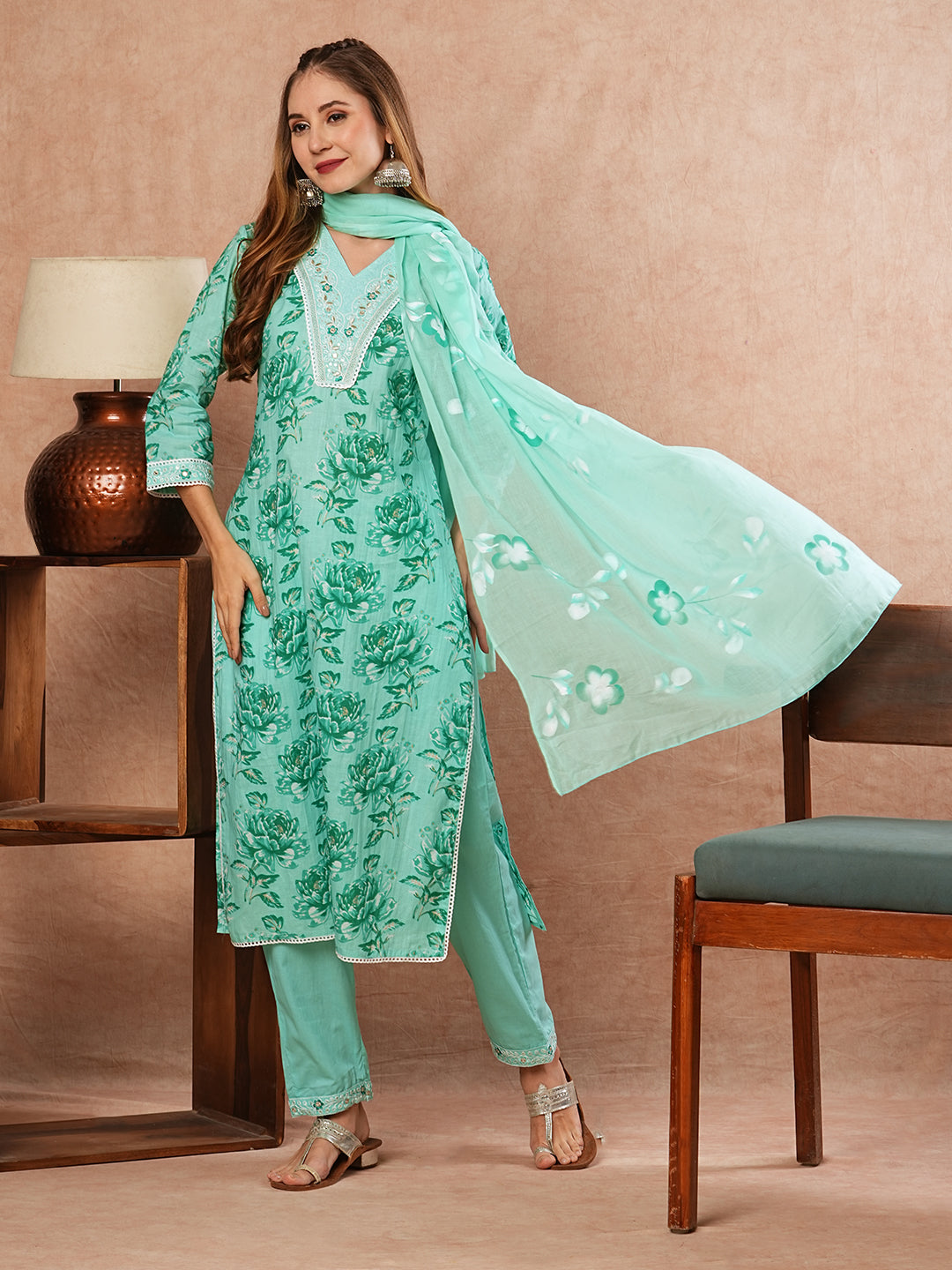 Fashor Floral Printed Zari Embroidered Kurta with Pants & Hand Painted Dupatta - Sea Green - view 4