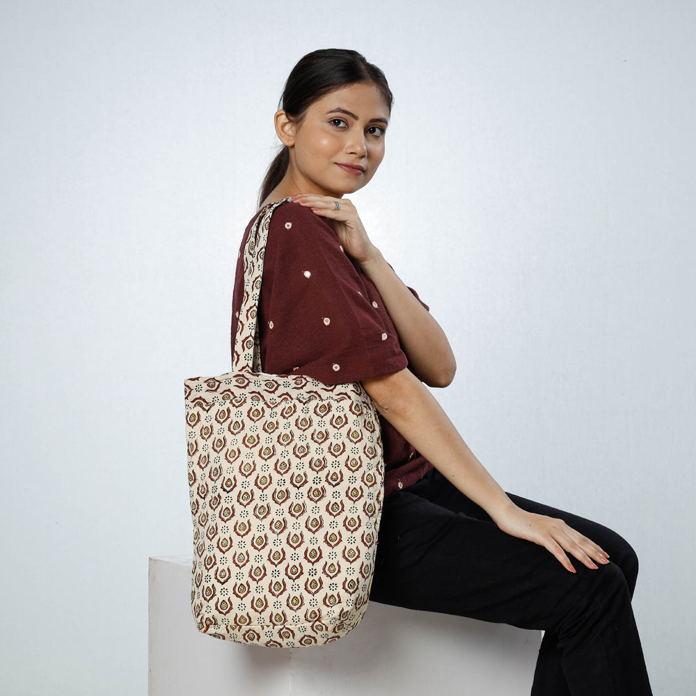 CHUTNEY CRAFT STUDIO Beige - Handcrafted Quilted Sanganeri Block Printed Shoulder Bag