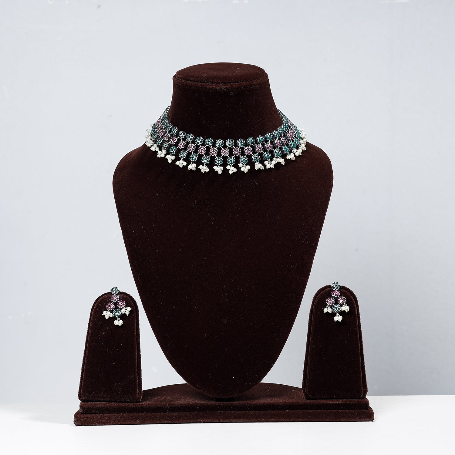 WHITE RIVER STORIES Antique Silver Finish Oxidized Brass Base Stone Work Necklace Set