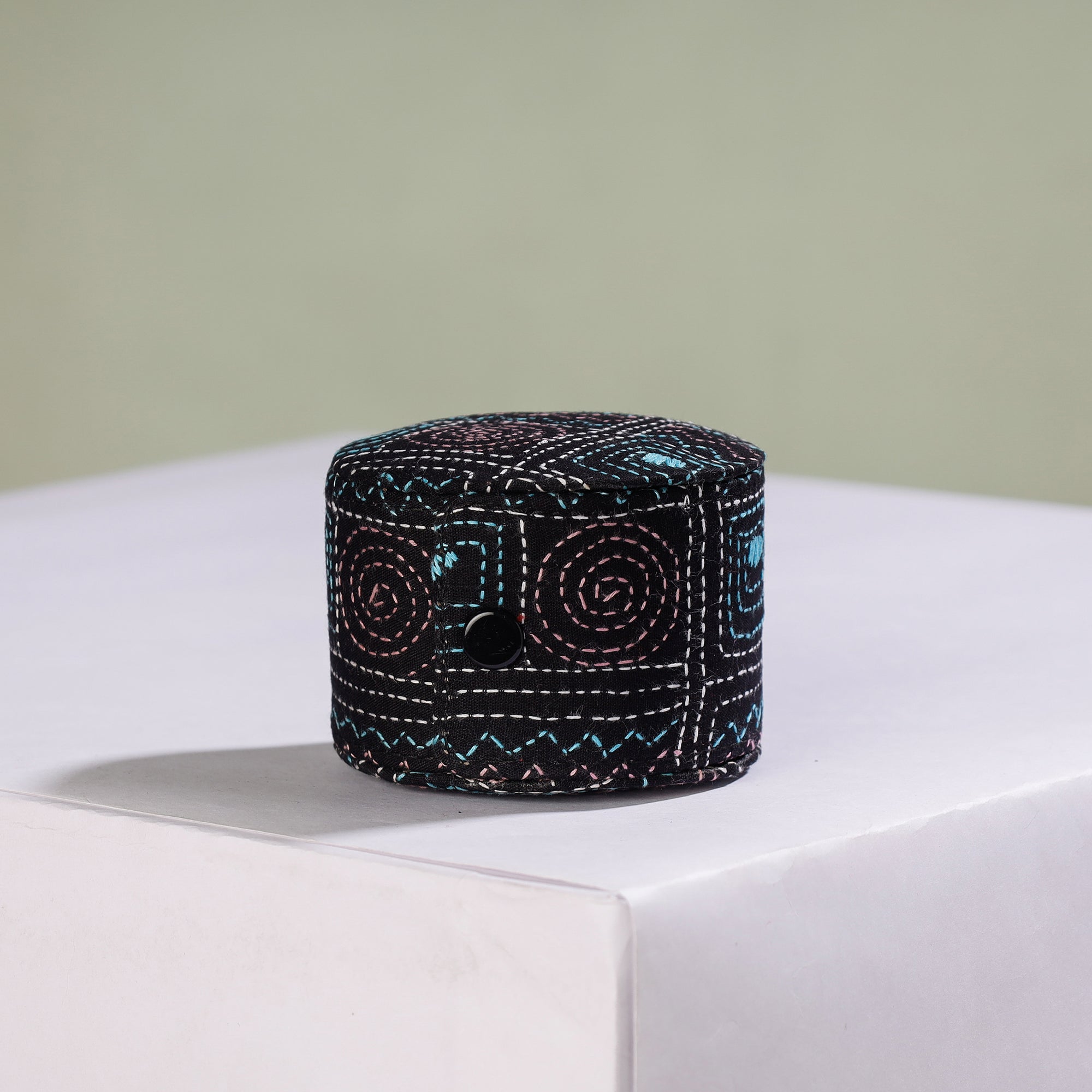 ASALKAAR Bengal Kantha Work Handcrafted Bangle Box (Small)