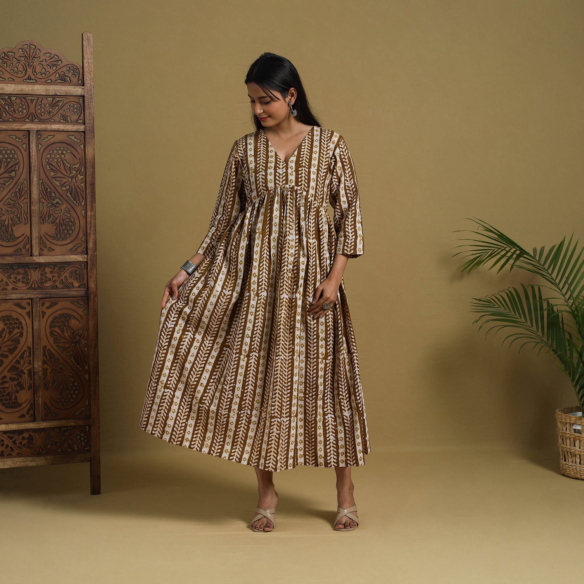 ITOKRI CASUALS Brown - Flared Cotton Batik Print Dress 09 - view 2