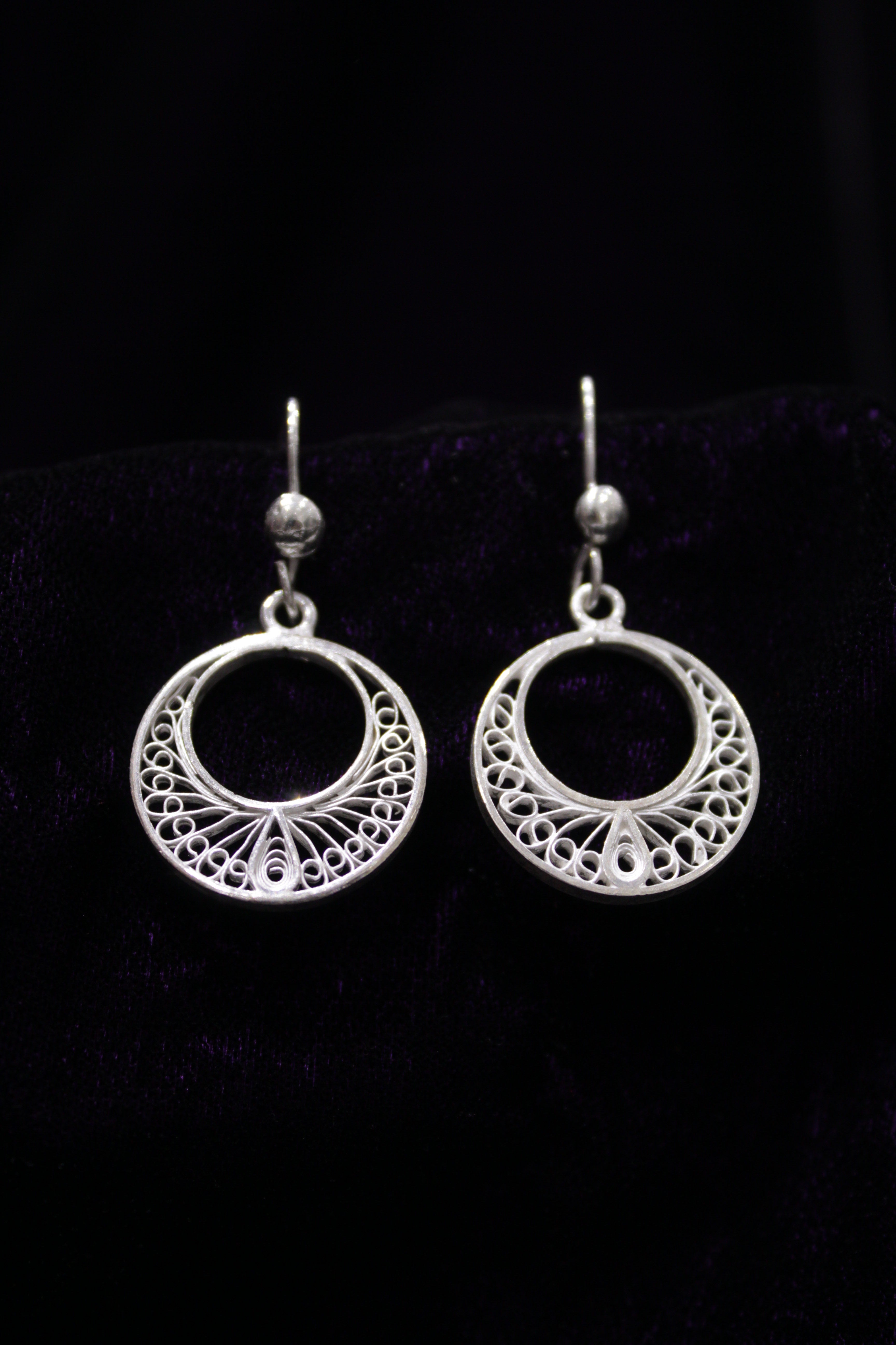 Indianvillez Classic Round Shape Silver Filigree Earring