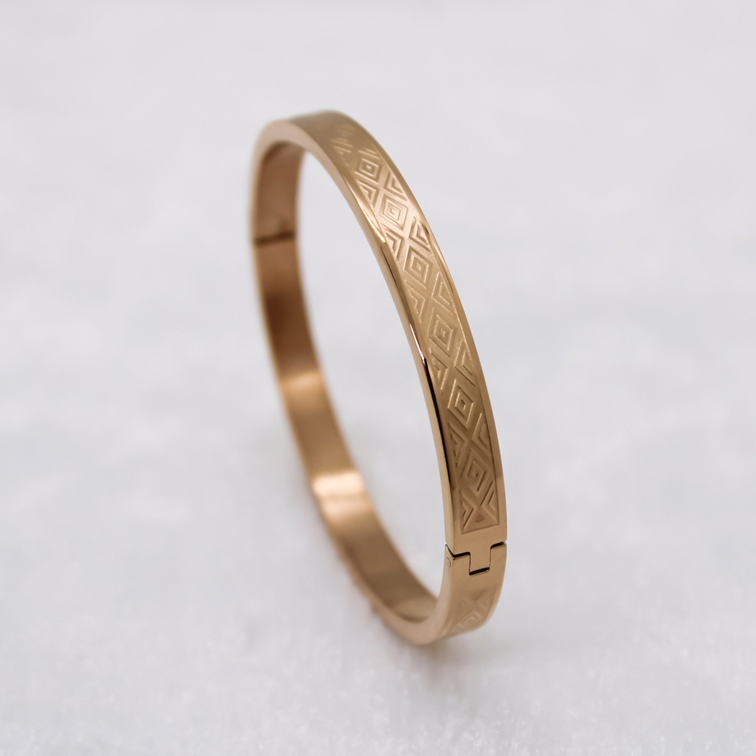 Branta Diamond Shape Pattern Rose Gold Bracelet For Women