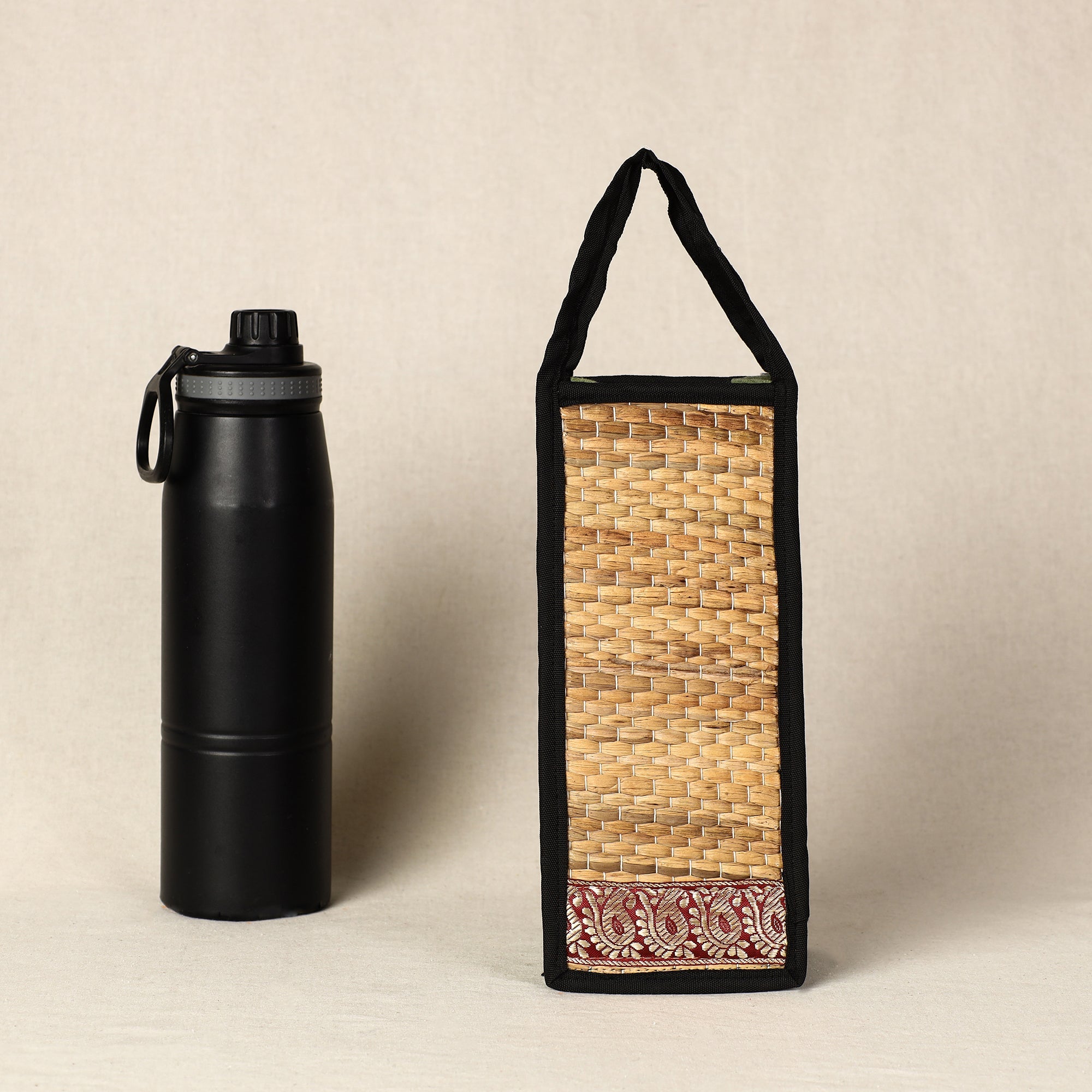 ITOKRI CRAFTS INITIATIVE Beige - Handmade Organic Water Hyacinth Bottle Bag from Assam