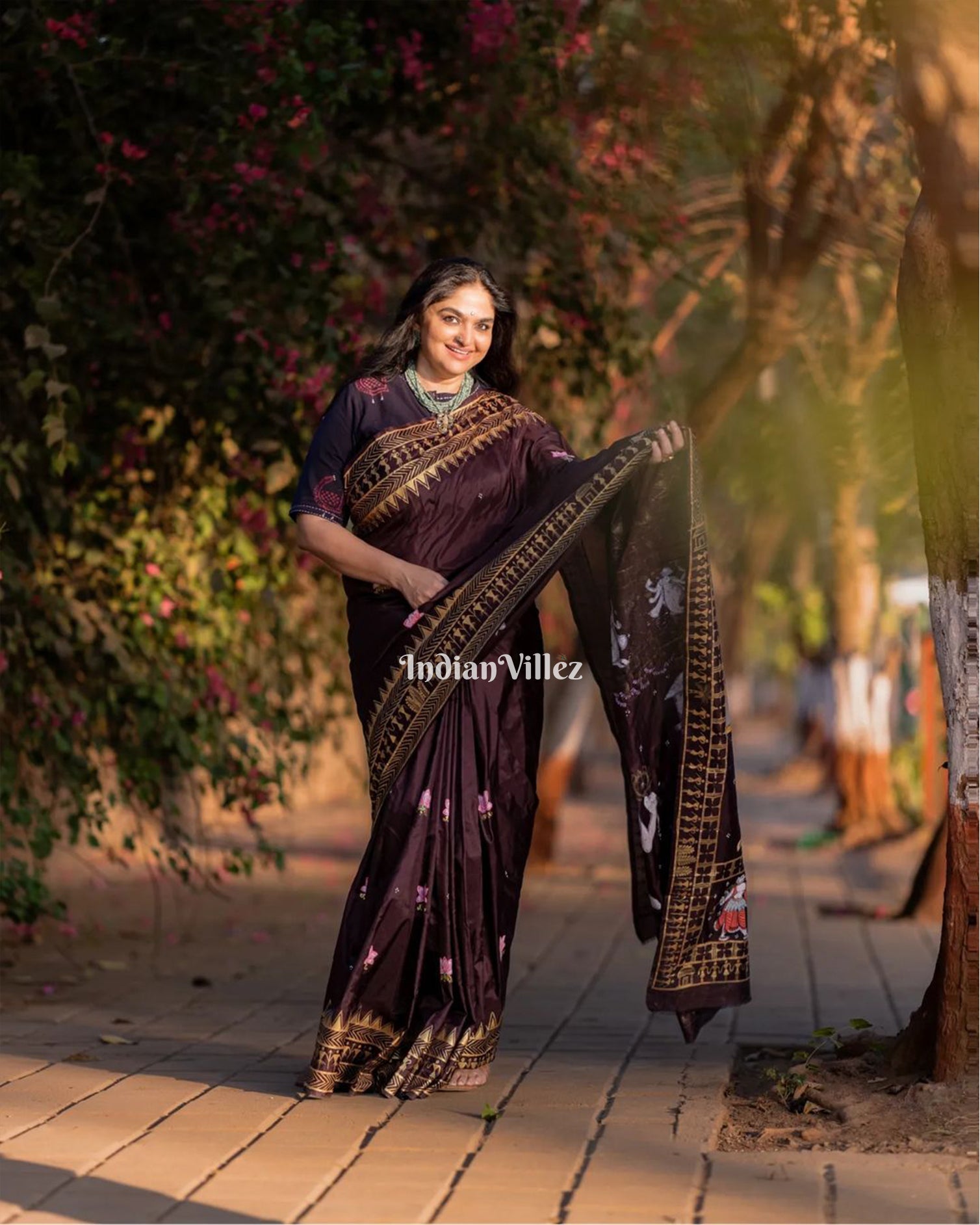 IndianVillèz Arjuna Bows to Navagunjara Pure Hand-Painted Pattachitra Saree - view 5
