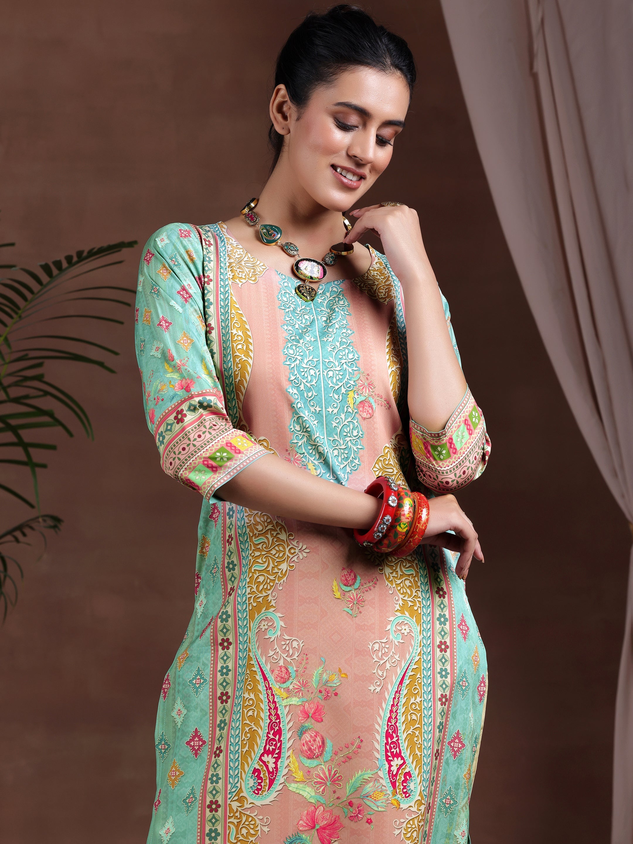 Libas Green Printed Crepe Straight Kurta - view 4