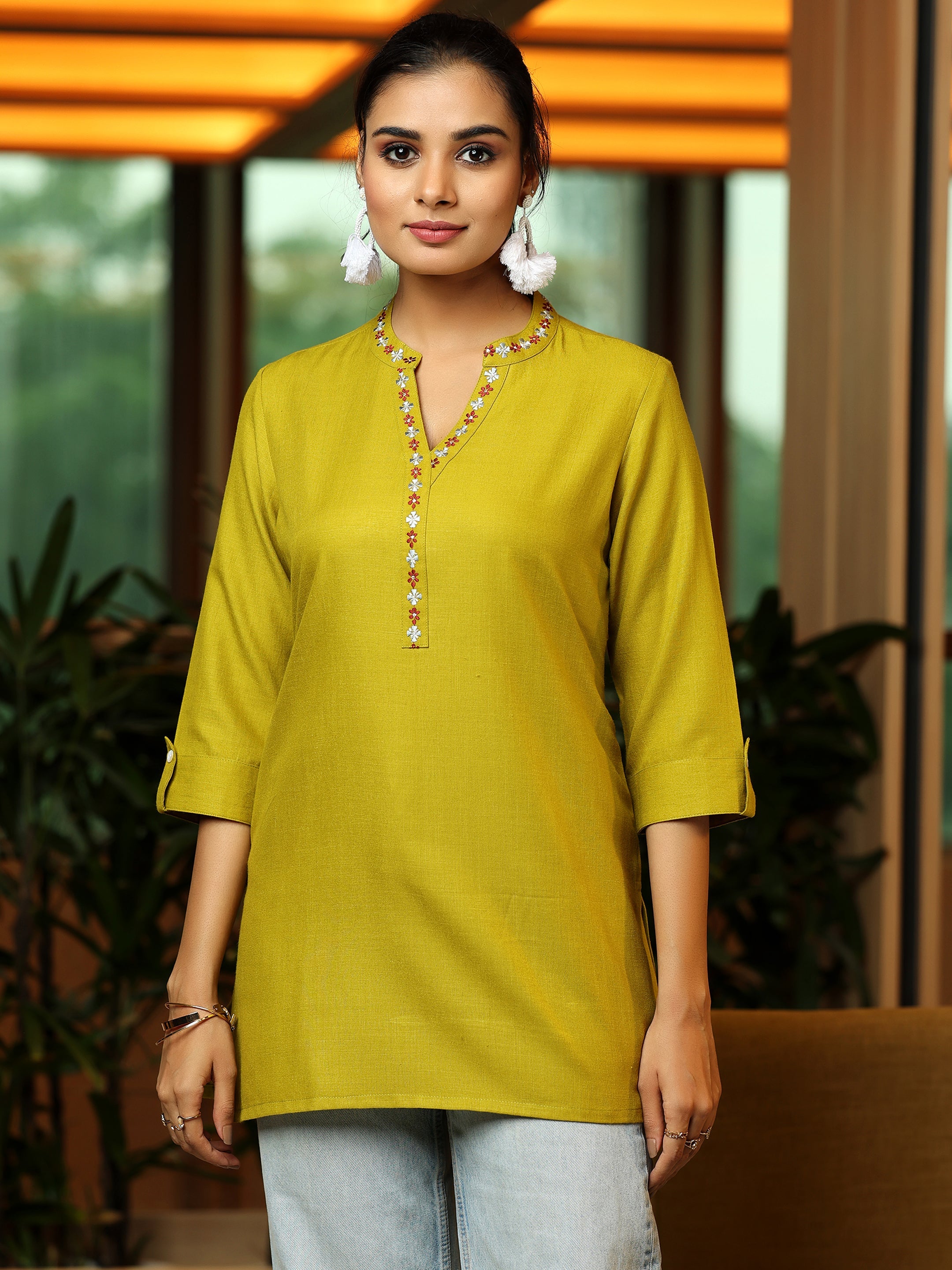 Libas Green Solid Cotton Blend Straight Kurti