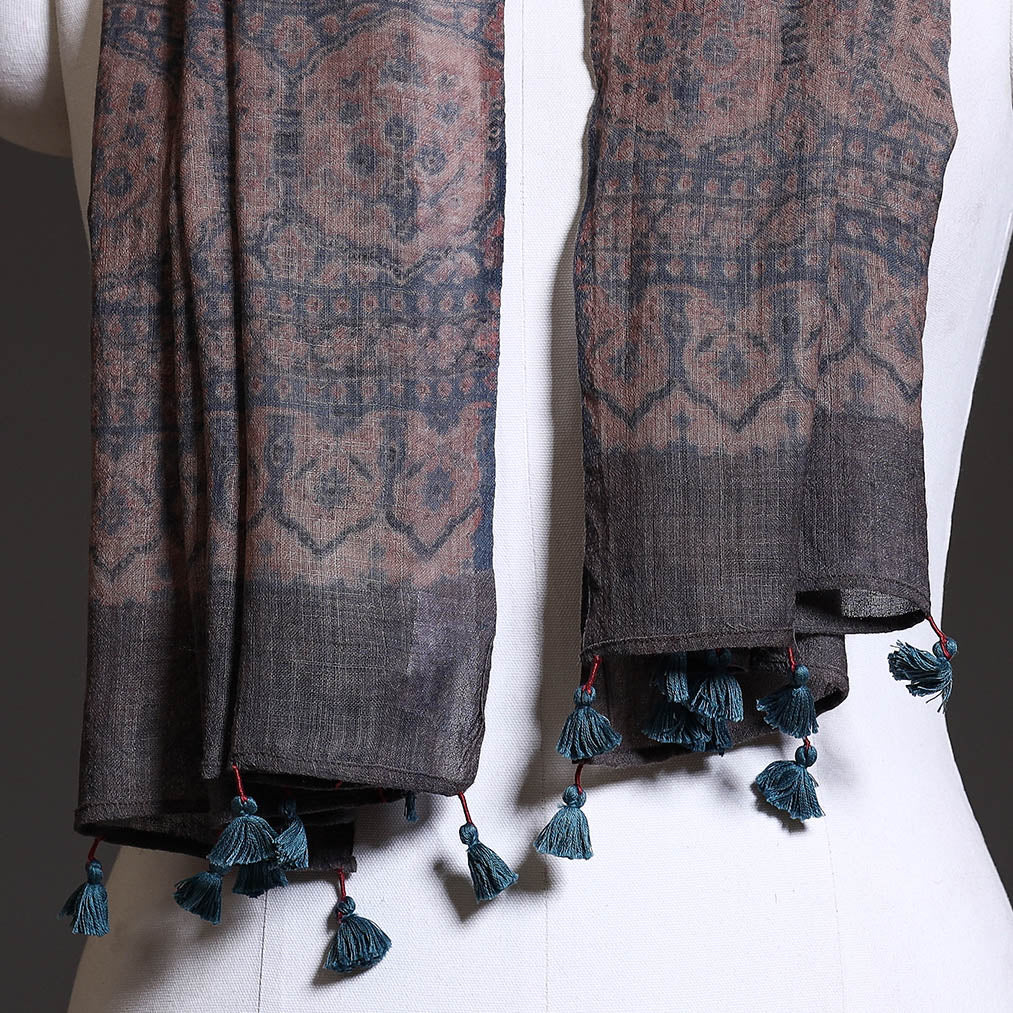 AJRAKH BY SUFIYAN ISMAIL KHATRI Blue - Block Print Woolen Ajrakh Stole - view 3