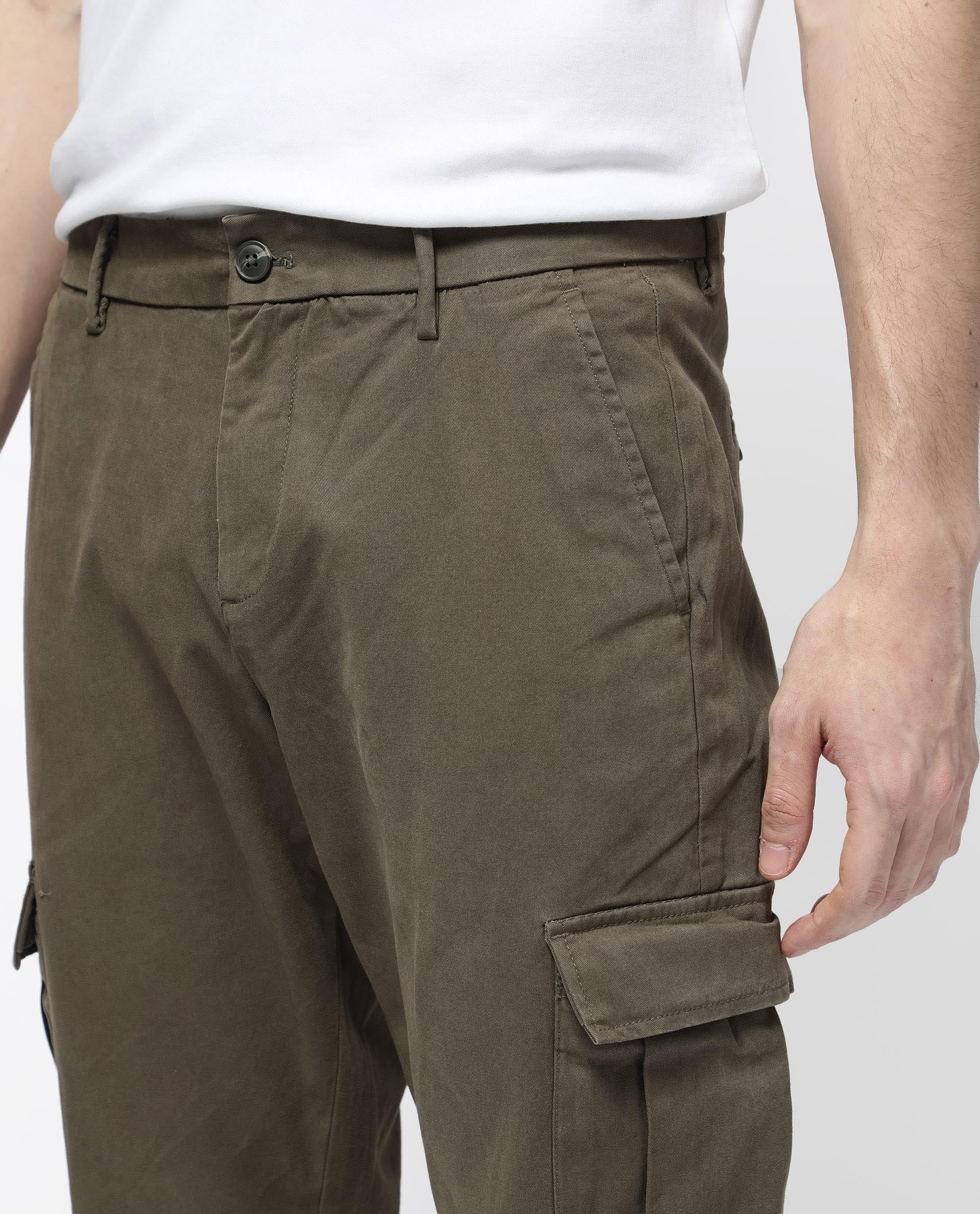 Rare Rabbit Mens Apex Olive Cotton Linen Solid Cargo Style Regular Fit Trouser - view 5