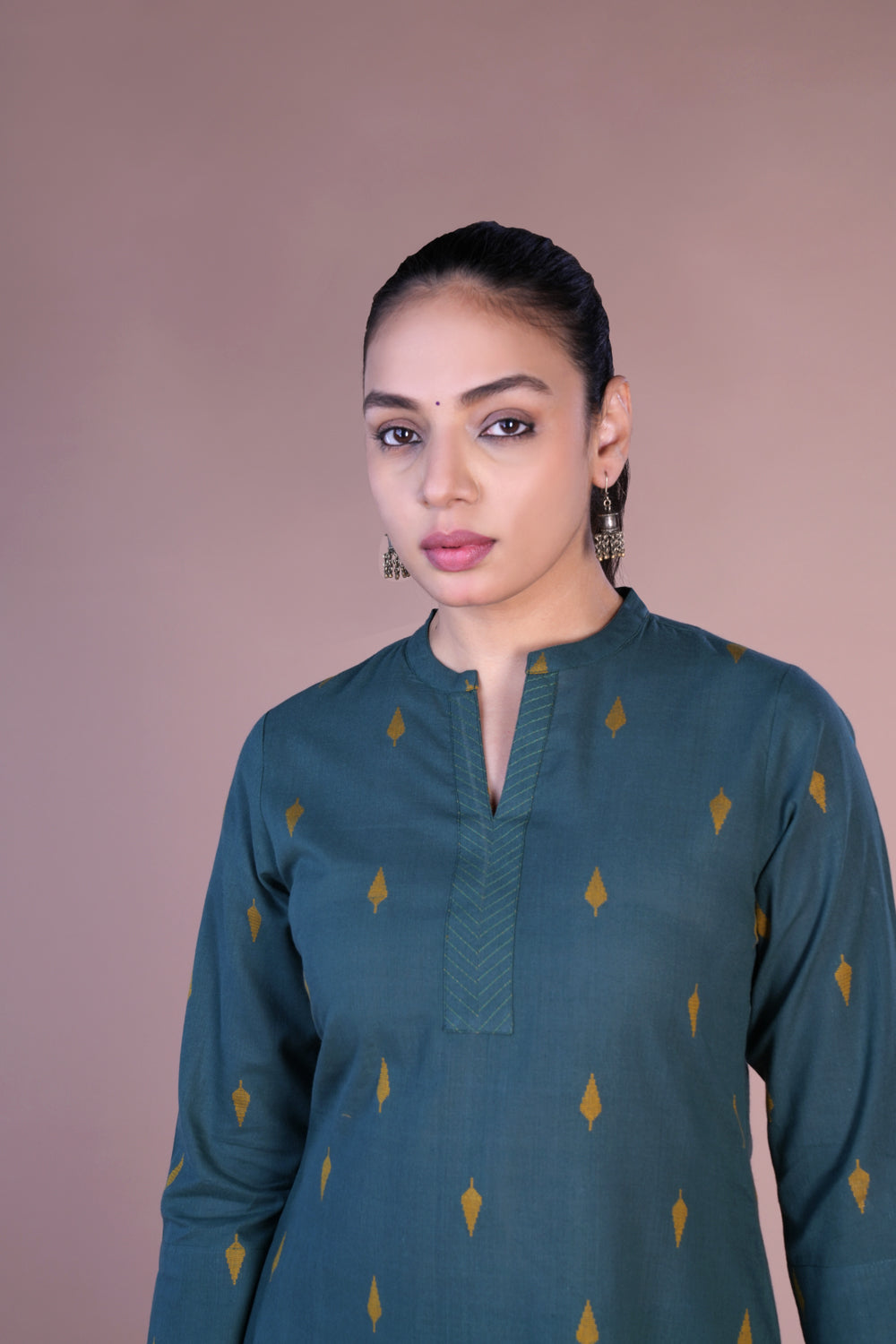 Kalanjali Ethnics Dark teal kurti and pants set - view 10