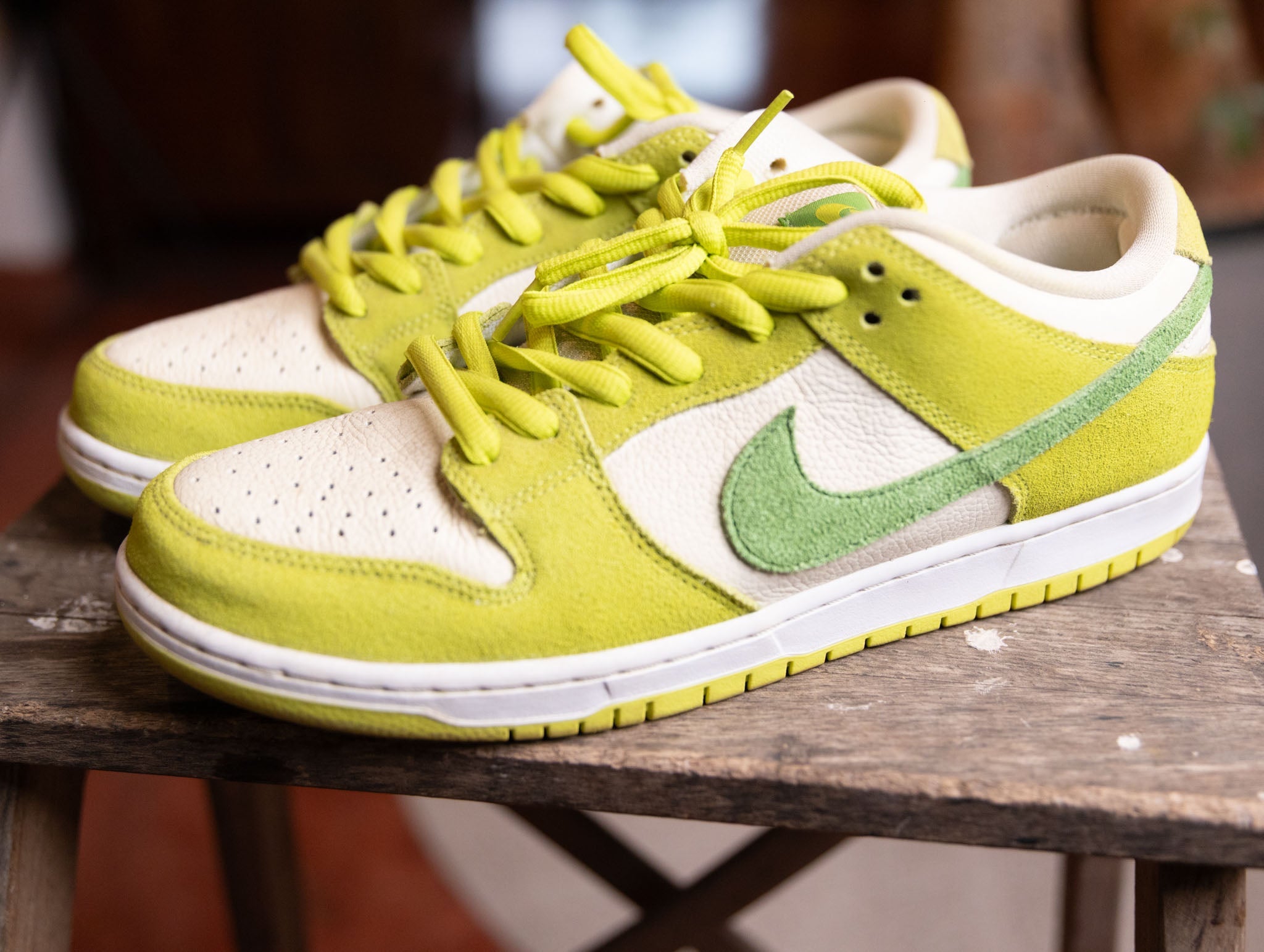 Nike SB Dunk Low Green Apple - view 2