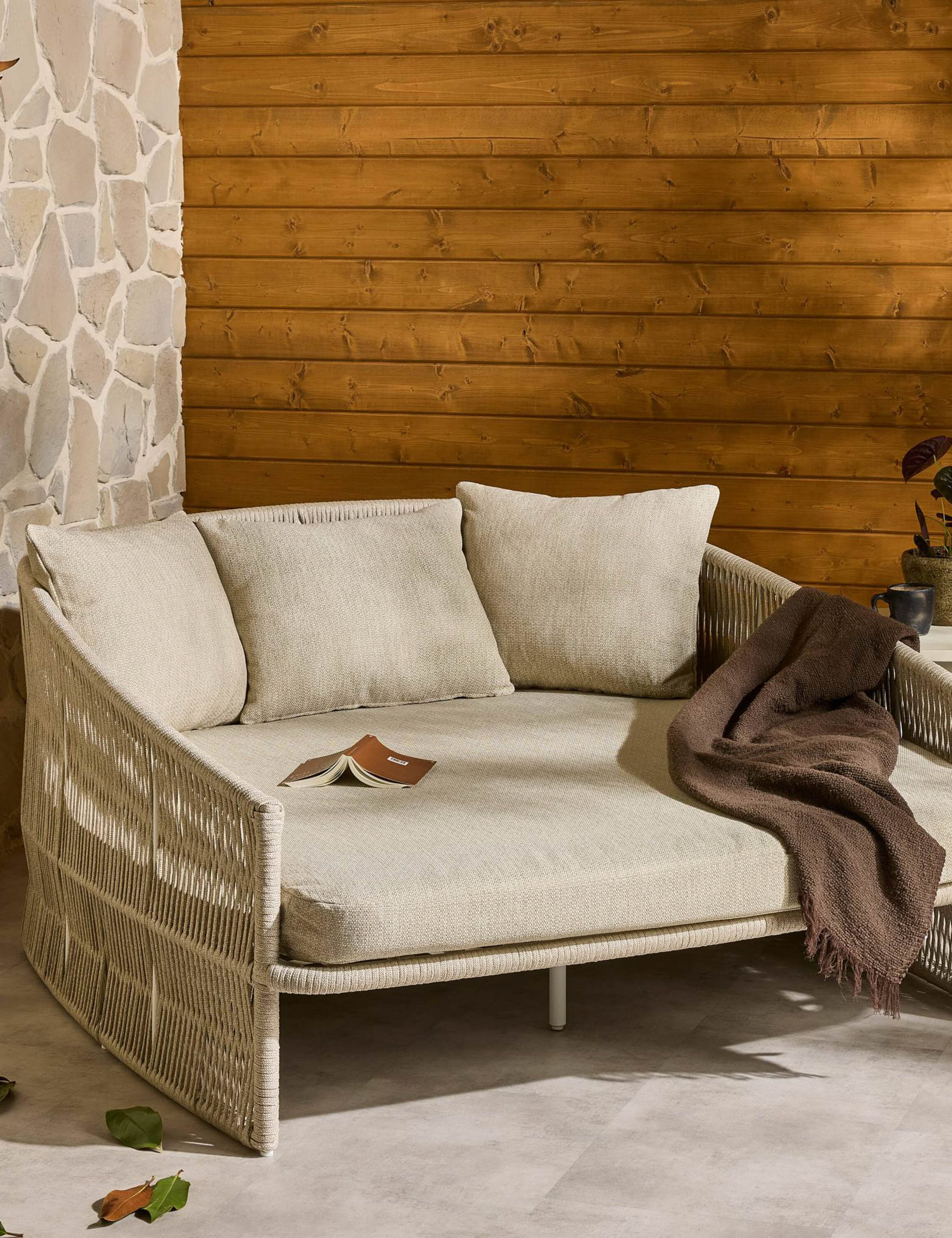 Parla indoor outdoor – Lulu and Georgia Parla Indoor / Outdoor Daybed