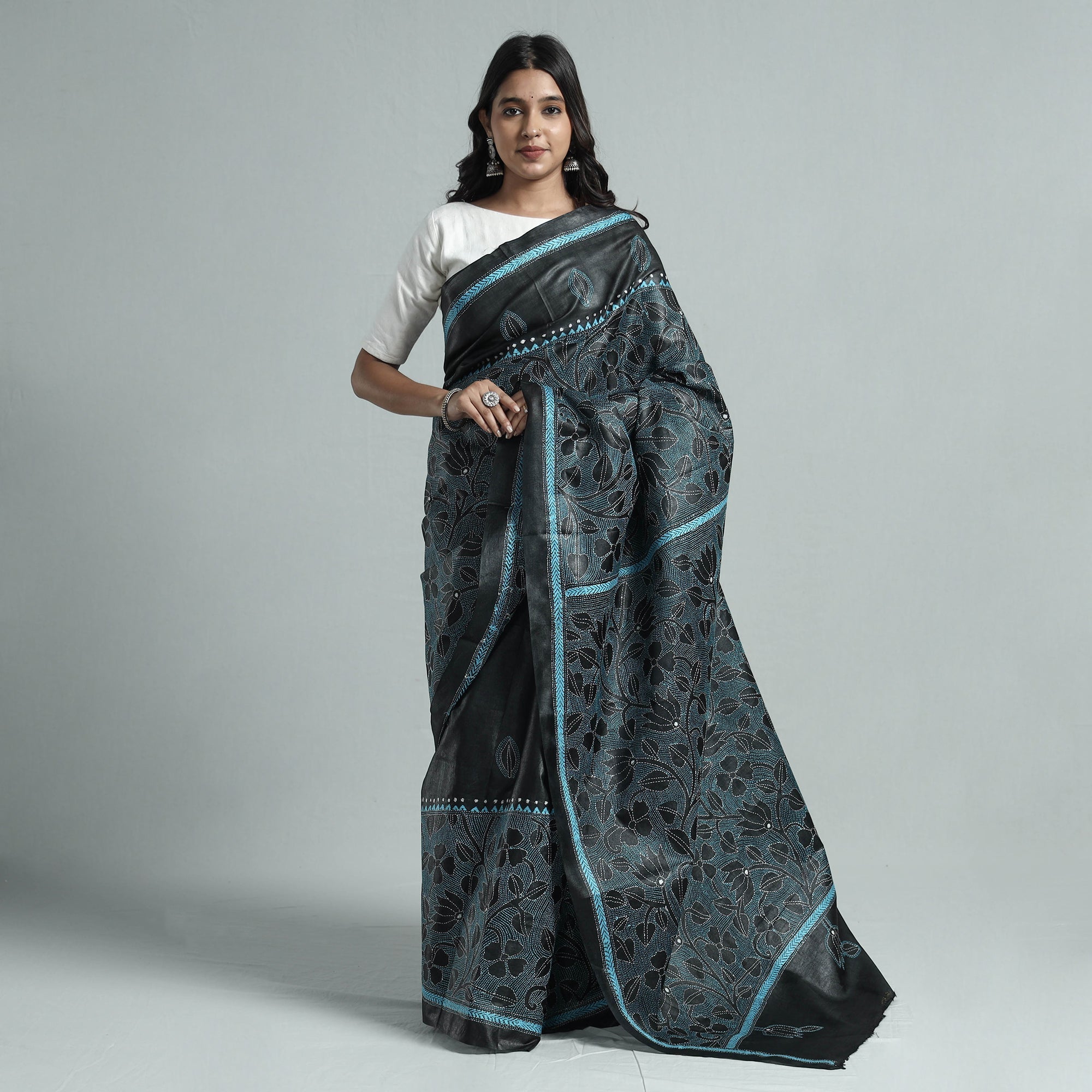 KHUSHBASH - HAPPY LOOM OF EAST Black - Bengal Kantha Hand Embroidery Pure Tussar Silk Handloom Saree