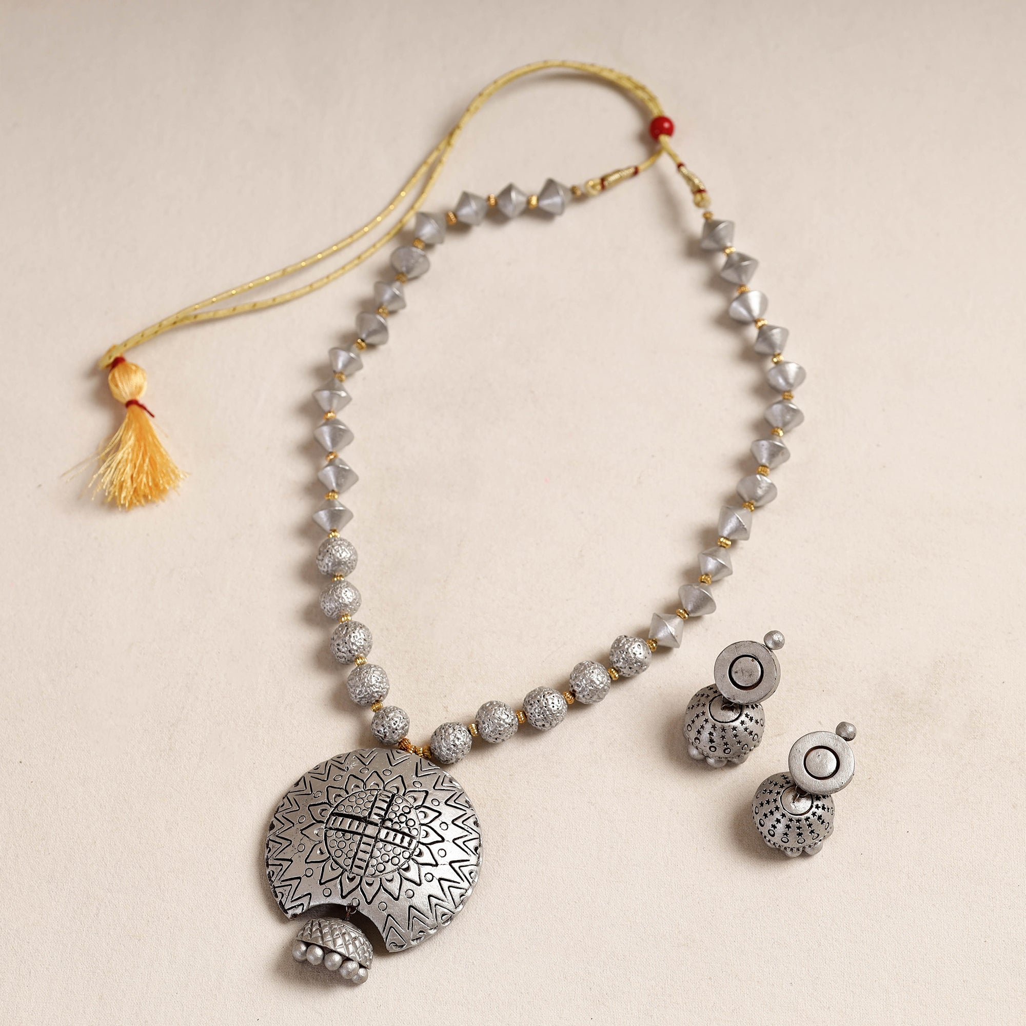 KHUSHBASH - HAPPY LOOM OF EAST Bishnupur Handpainted Terracotta Necklace Set 14 - view 2