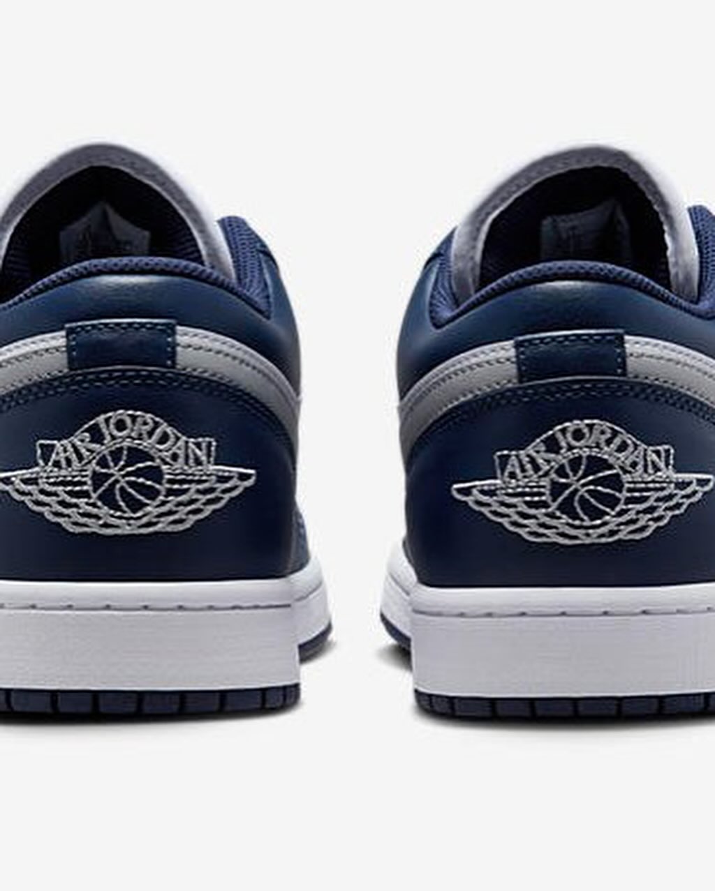 Air Jordan 1 Low Midnight Navy Wolf - view 3