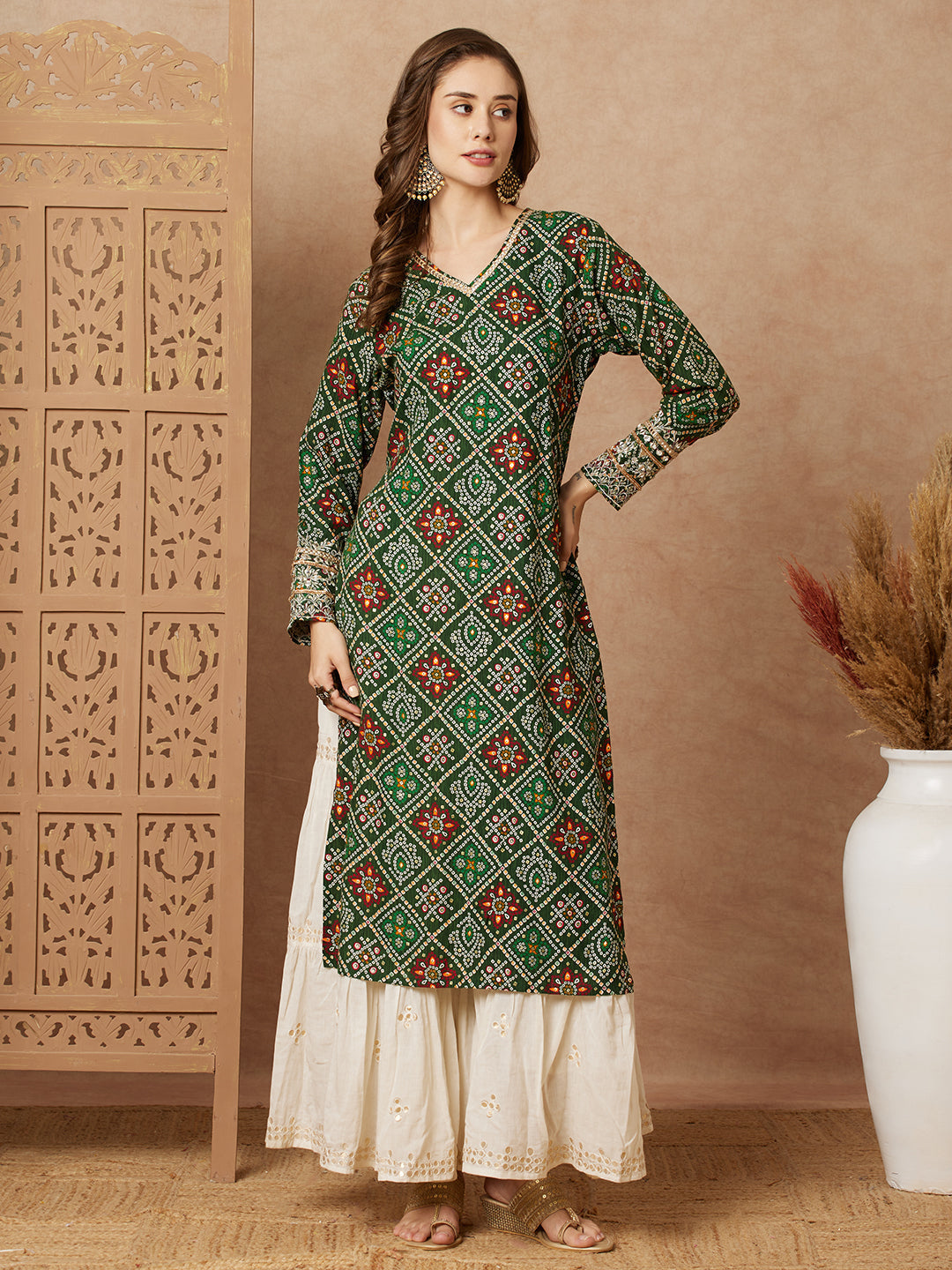 Fashor Bandhani Foil Printed & Zari Mirror Embroidered Straight Fit Kurta - Green