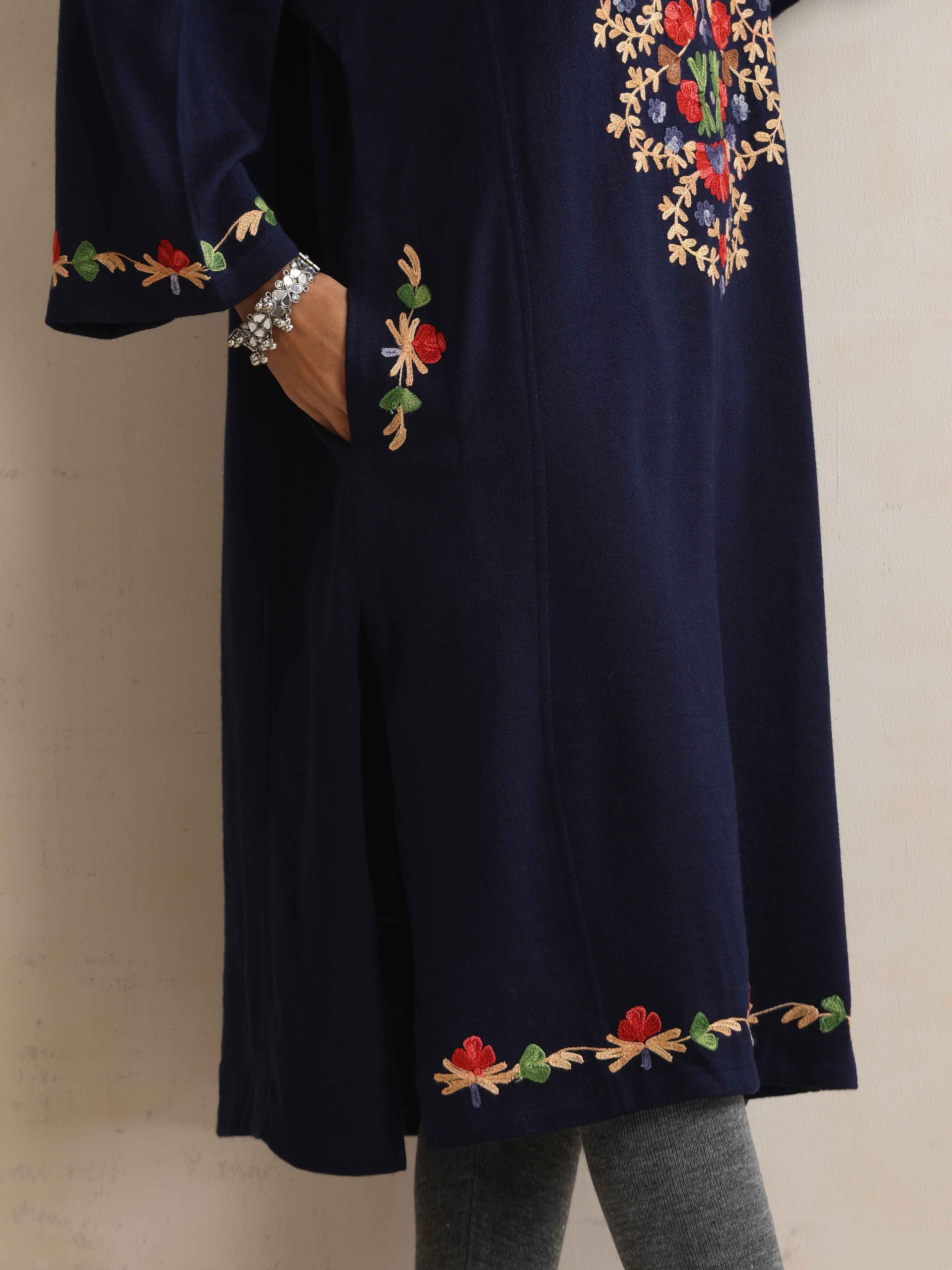 trueBrowns Blue Kashmiri Embroidered Woollen Phiran Kurta - view 7