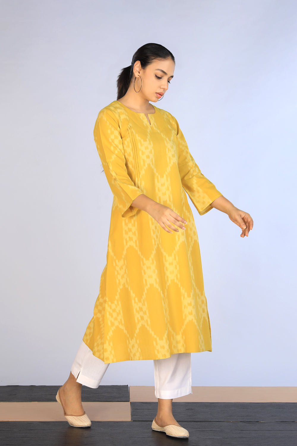 Kalanjali Ethnics Handwoven cotton Pochampally Ikat Kurti - view 6
