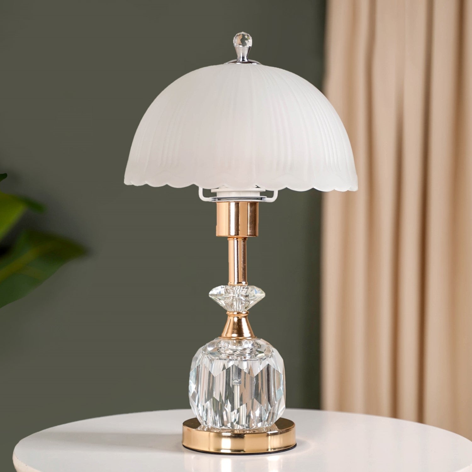 Nestasia Vintage Glory Crystal LED Table Lamp