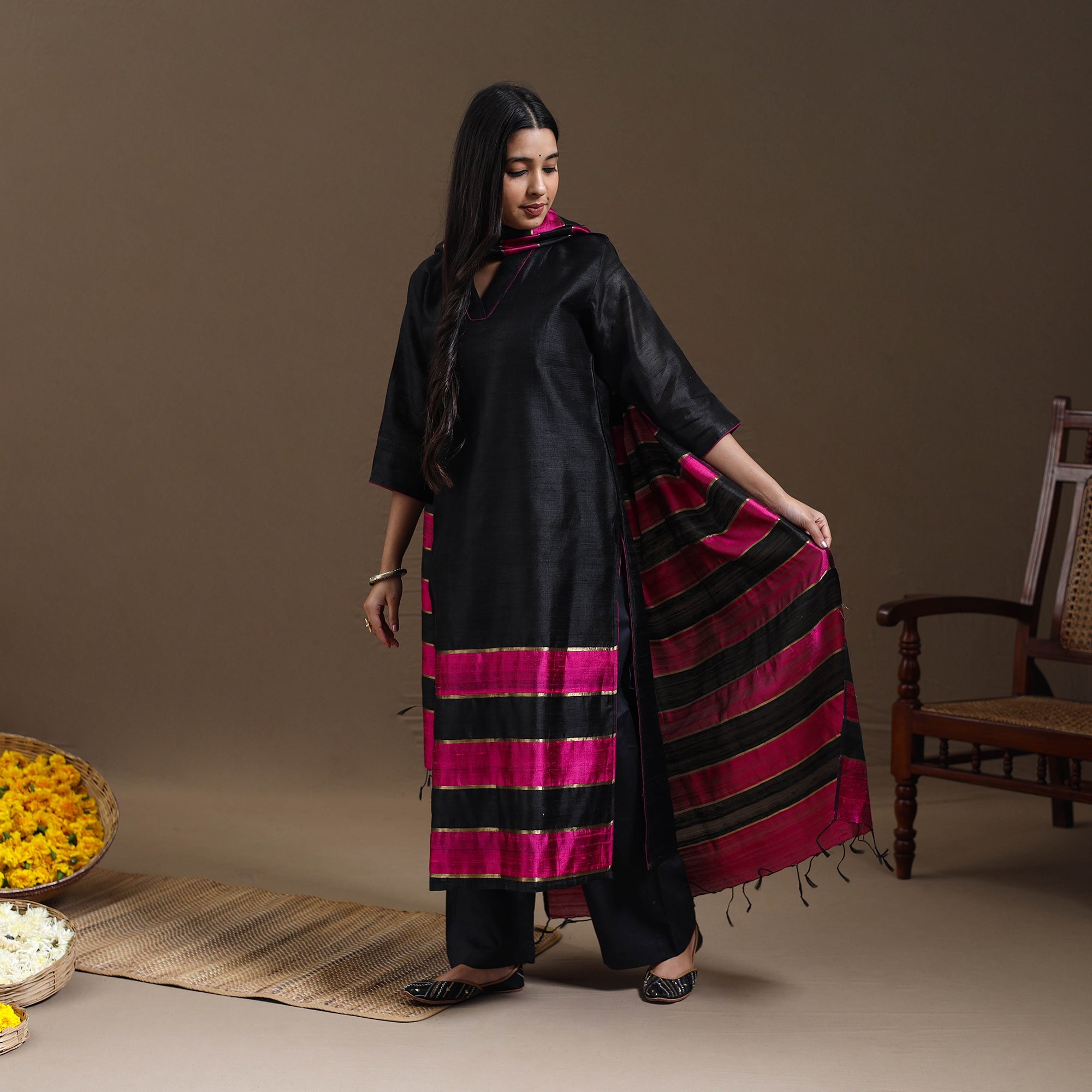 ITOKRI CASUALS Black - Bhagalpuri Handloom Tussar Silk Suit Set 08 - view 3