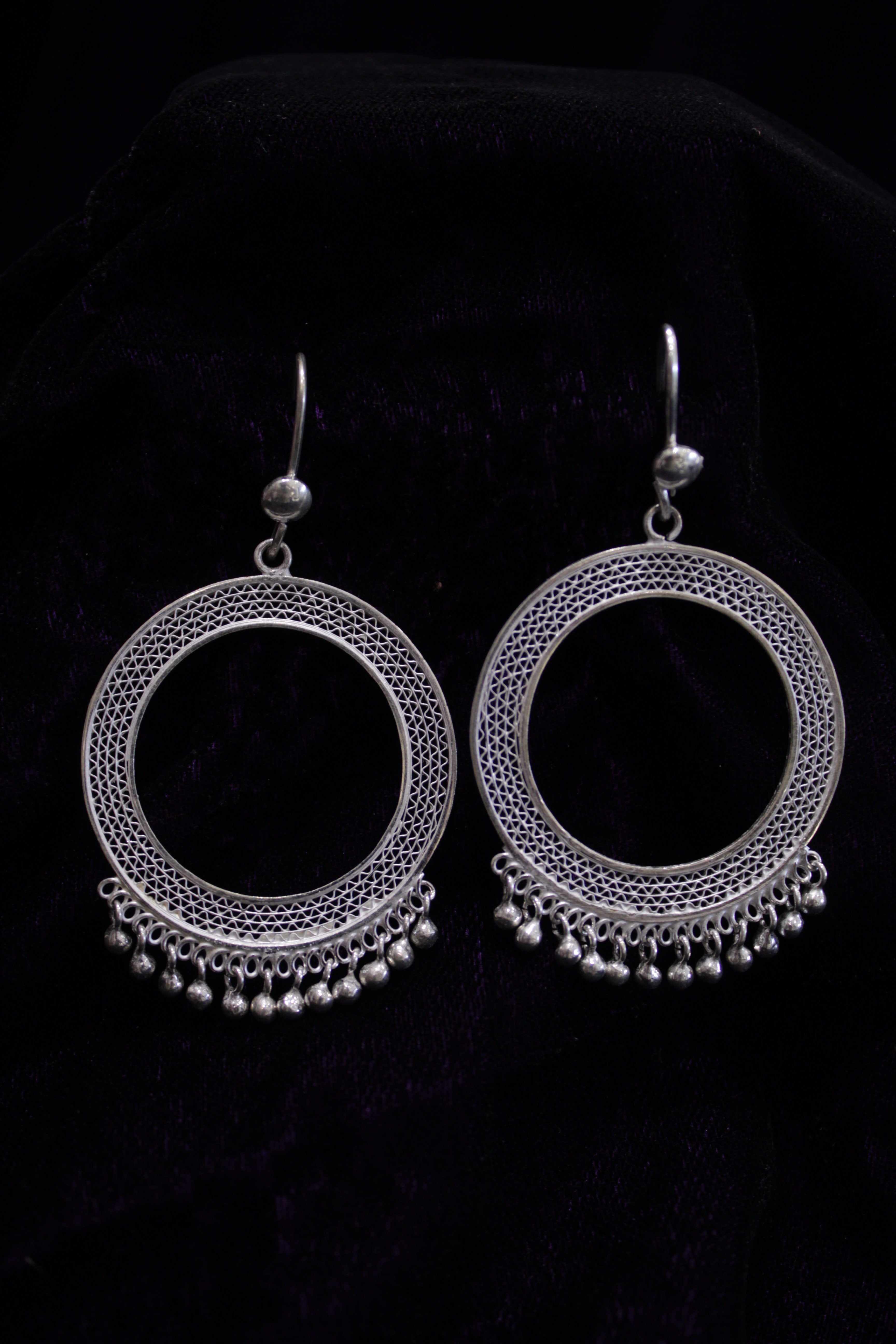 Indianvillez Circular Silver Filigree Earring