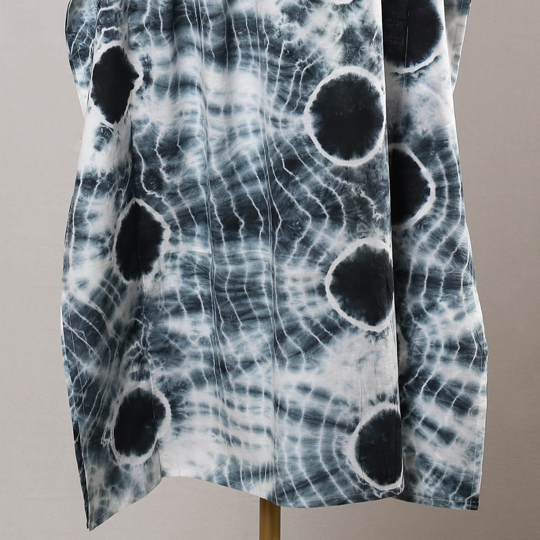 HAVELI CHRONICLES Black - Shibori Tie-Dye Cotton Kaftan with Tie-Up Waist (Long) - view 3