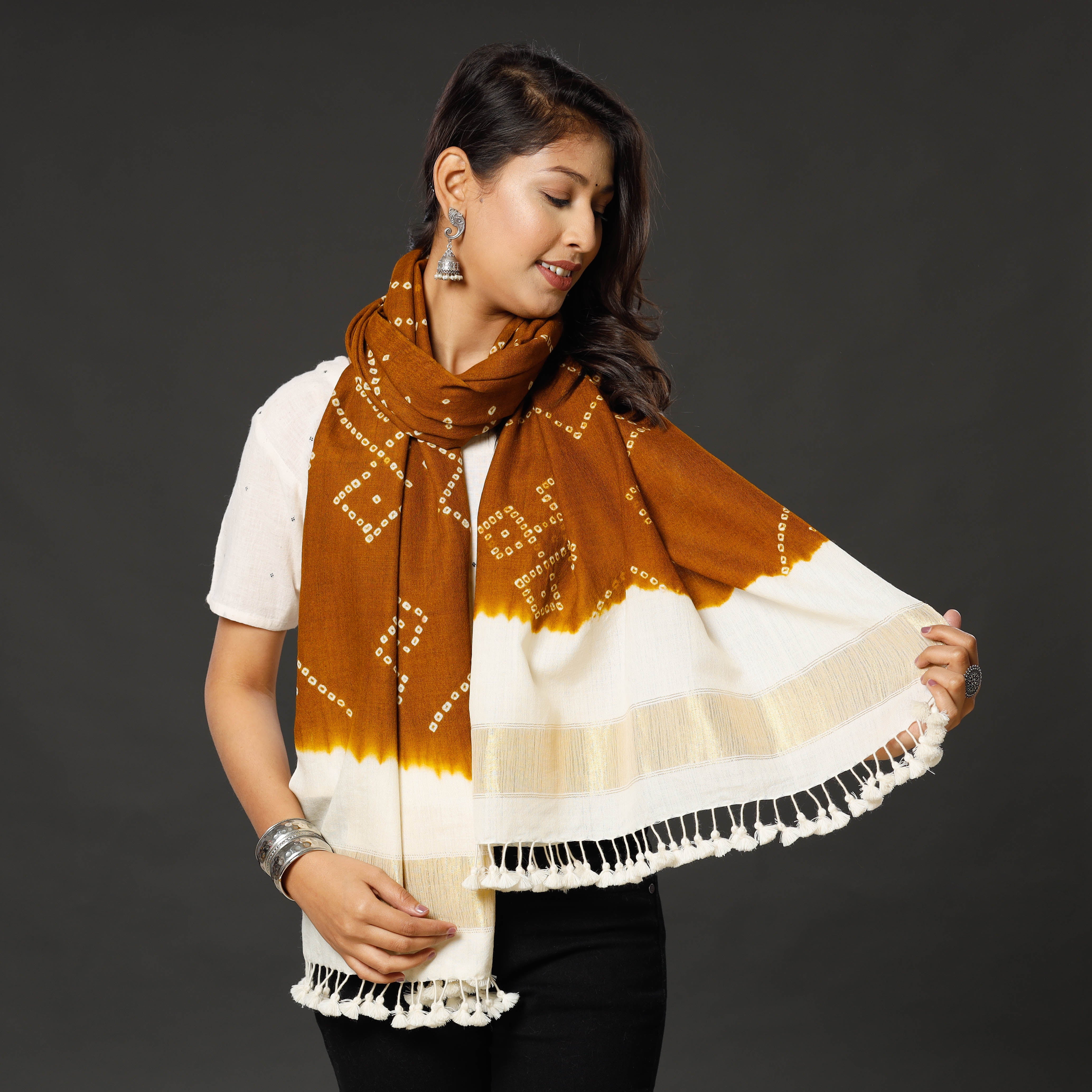 VANKAR BHIMJI KANJI Brown - Kutch Handwoven Tie & dye Merino Wool Bandhani Stole