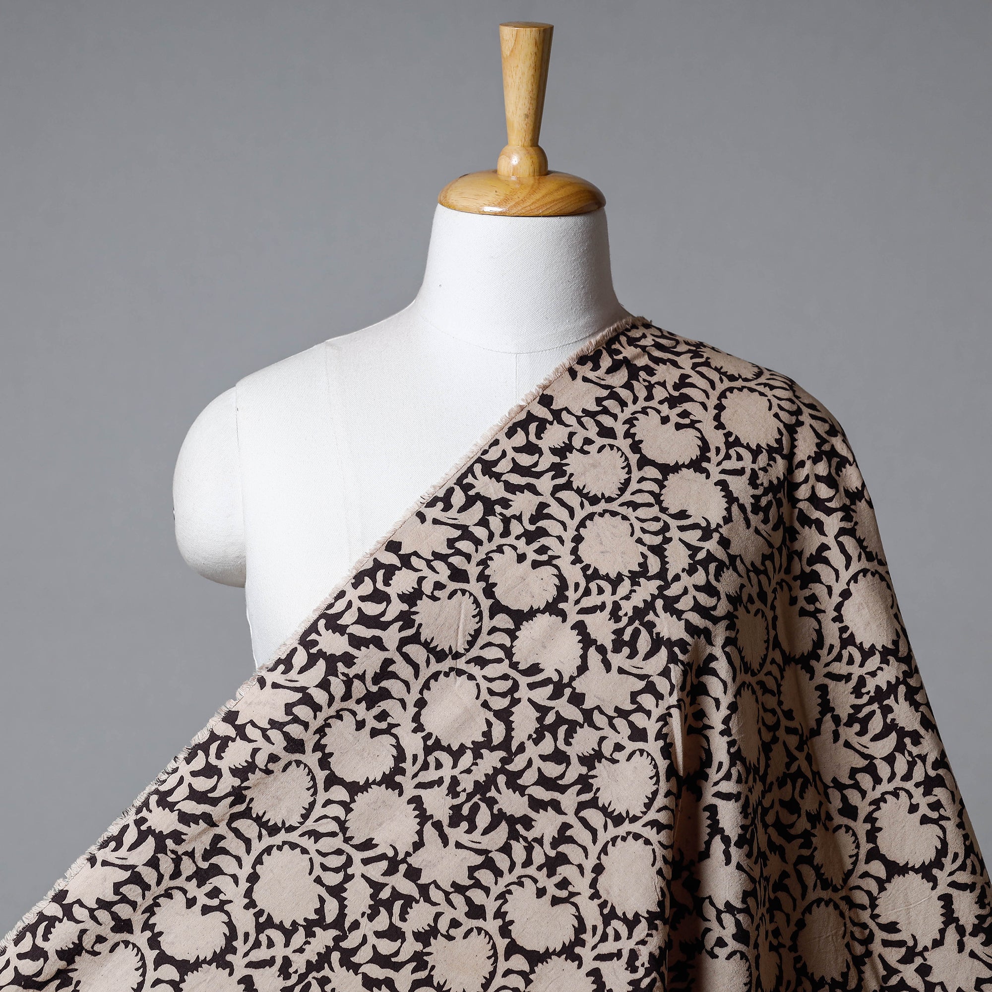 PITCHUKA SRINIVAS KALAMKARI PEDANA Black - Pedana Kalamkari Block Printed Cotton Fabric 05