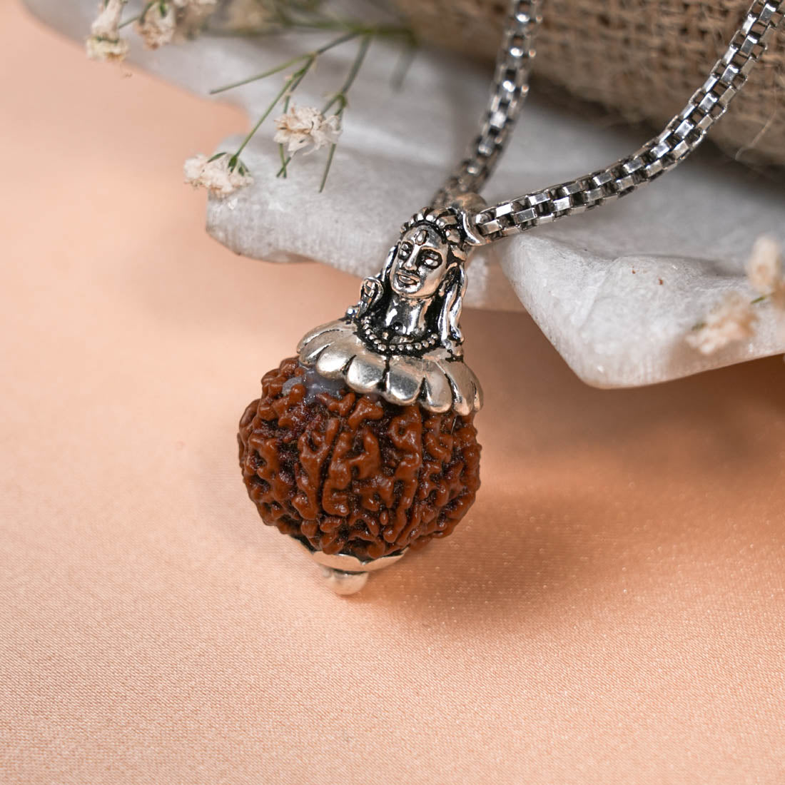 Prinjal Jewellers Adiyogi Pendant (7 Mukhi Nepali Rudraksha) With Chain