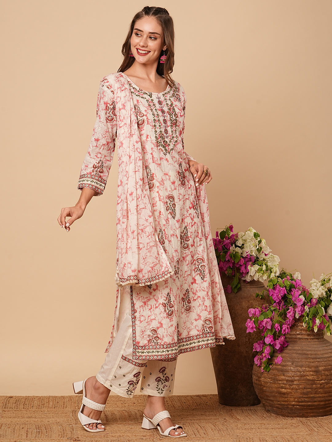 Fashor Abstract Printed & Ethnic Embroidered Straight Kurta with Pant & Dupatta - Off White - view 3