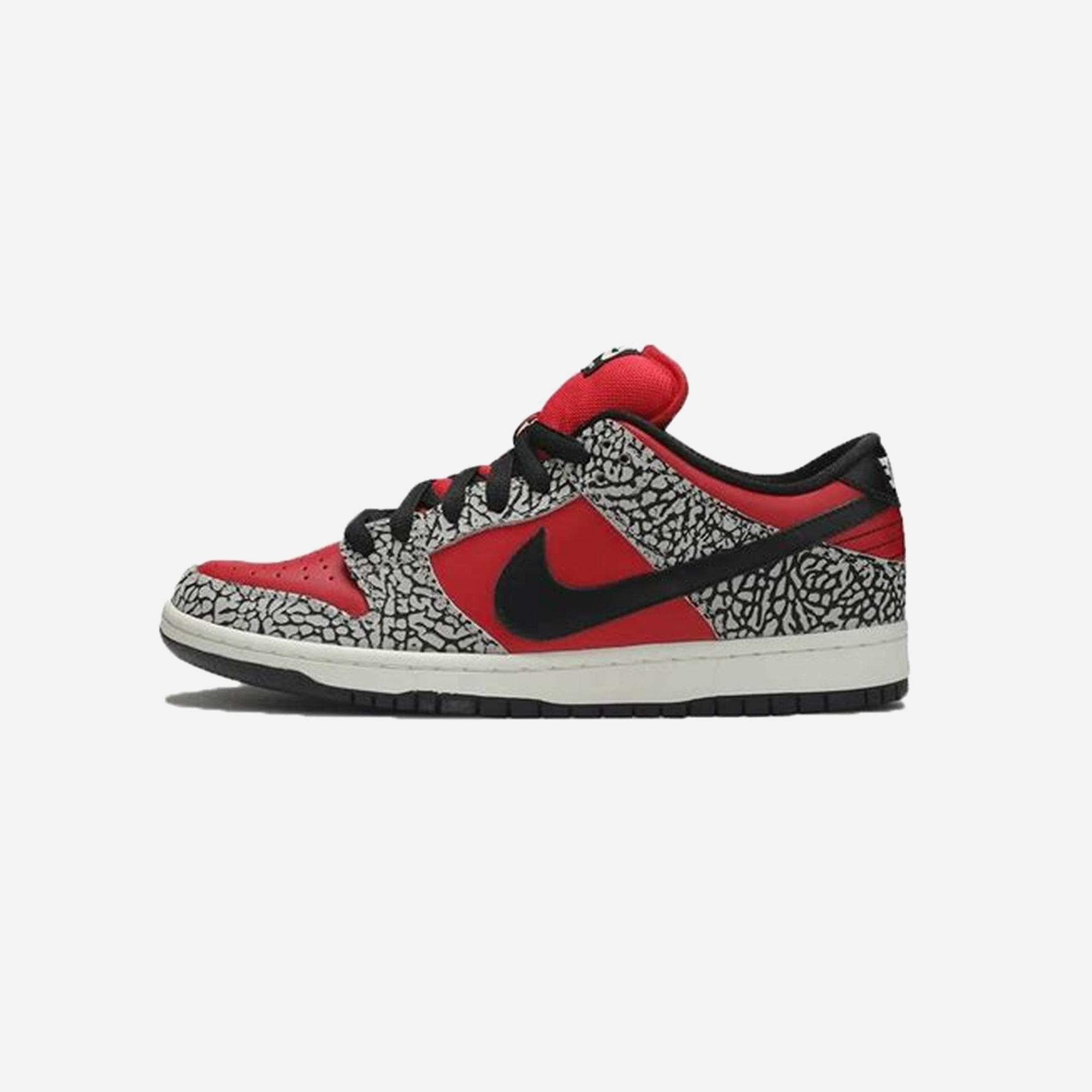 Nike Sb Dunk Low Supreme Red Cement - view 2