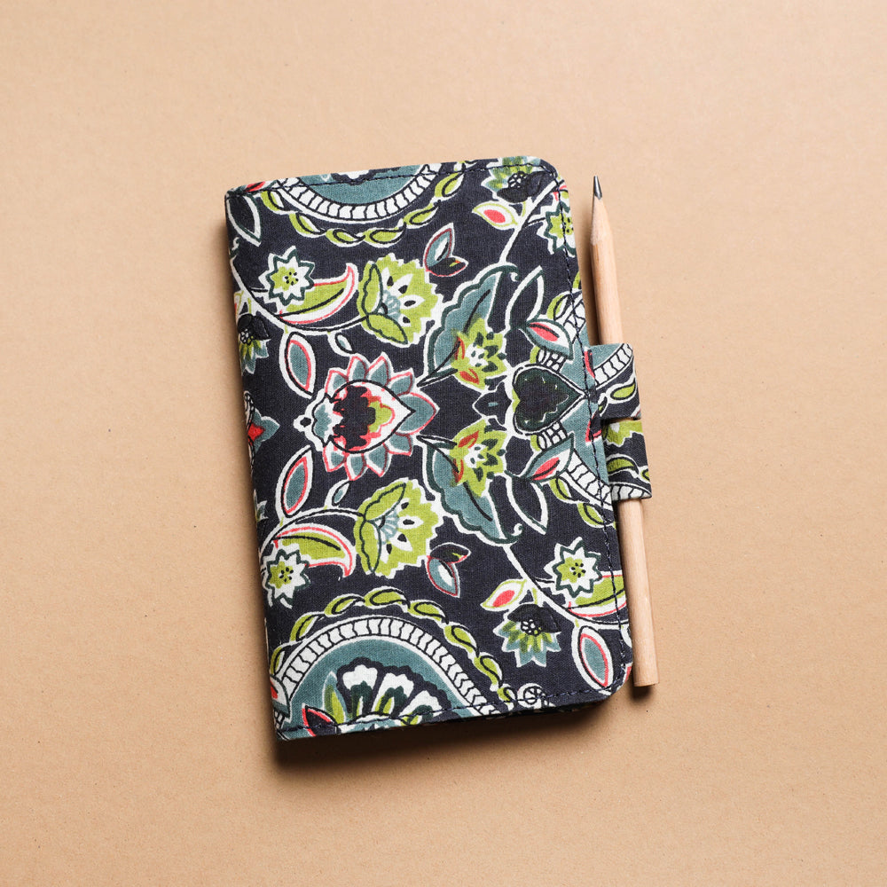 SUKRITI INPRINT Black - Sukriti Handmade Classic Notebook with Pencil (Small)