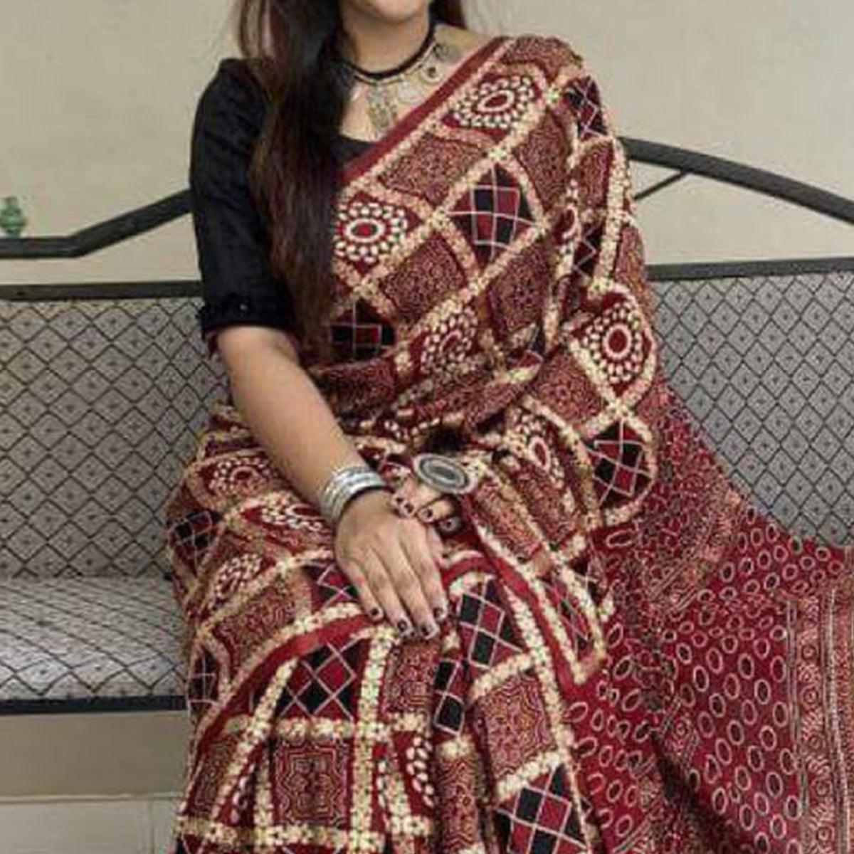 Peachmode Maroon Digital Printed Linen Saree – Women's - view 2