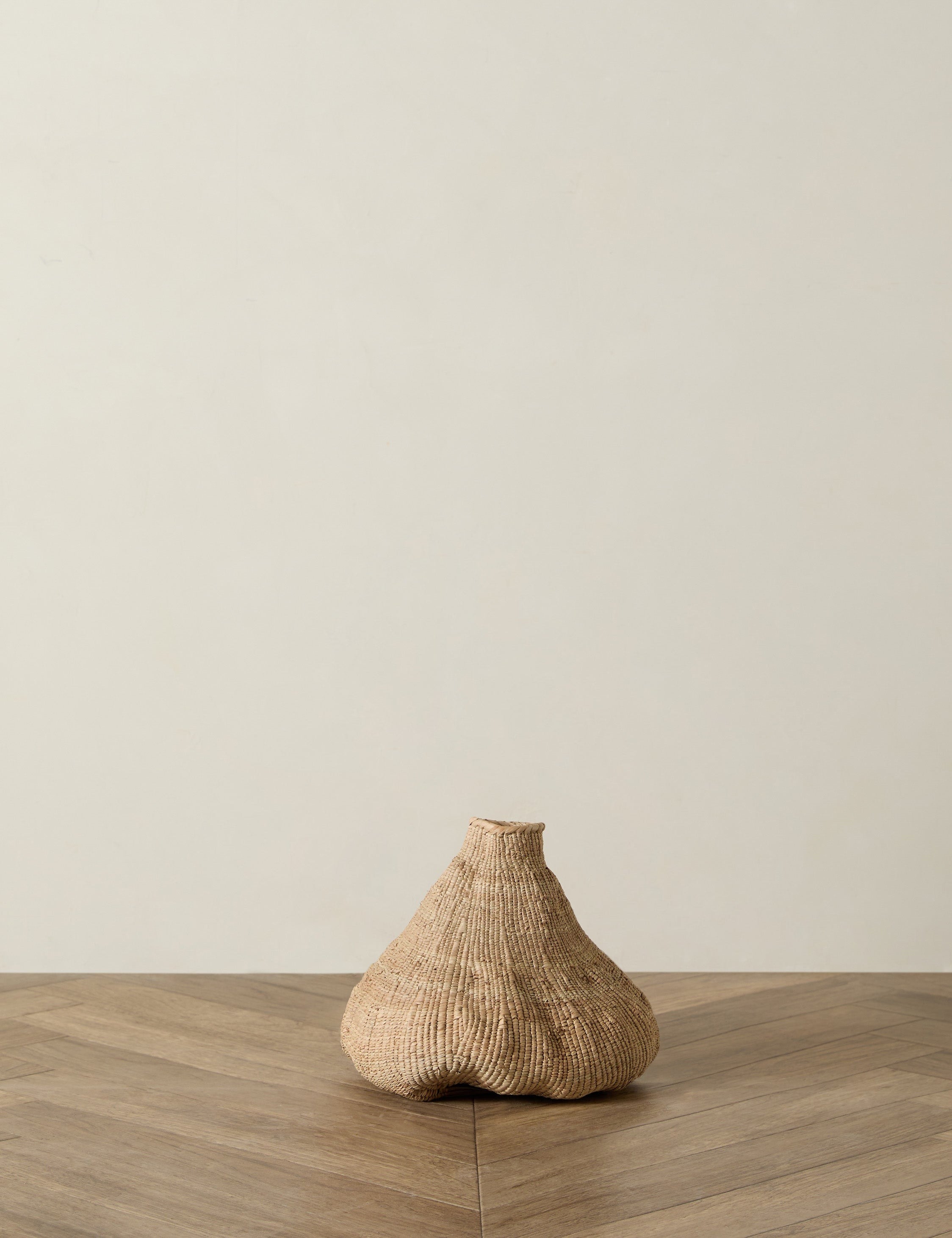 Lulu and Georgia Garlic Basket by Mbare - view 2