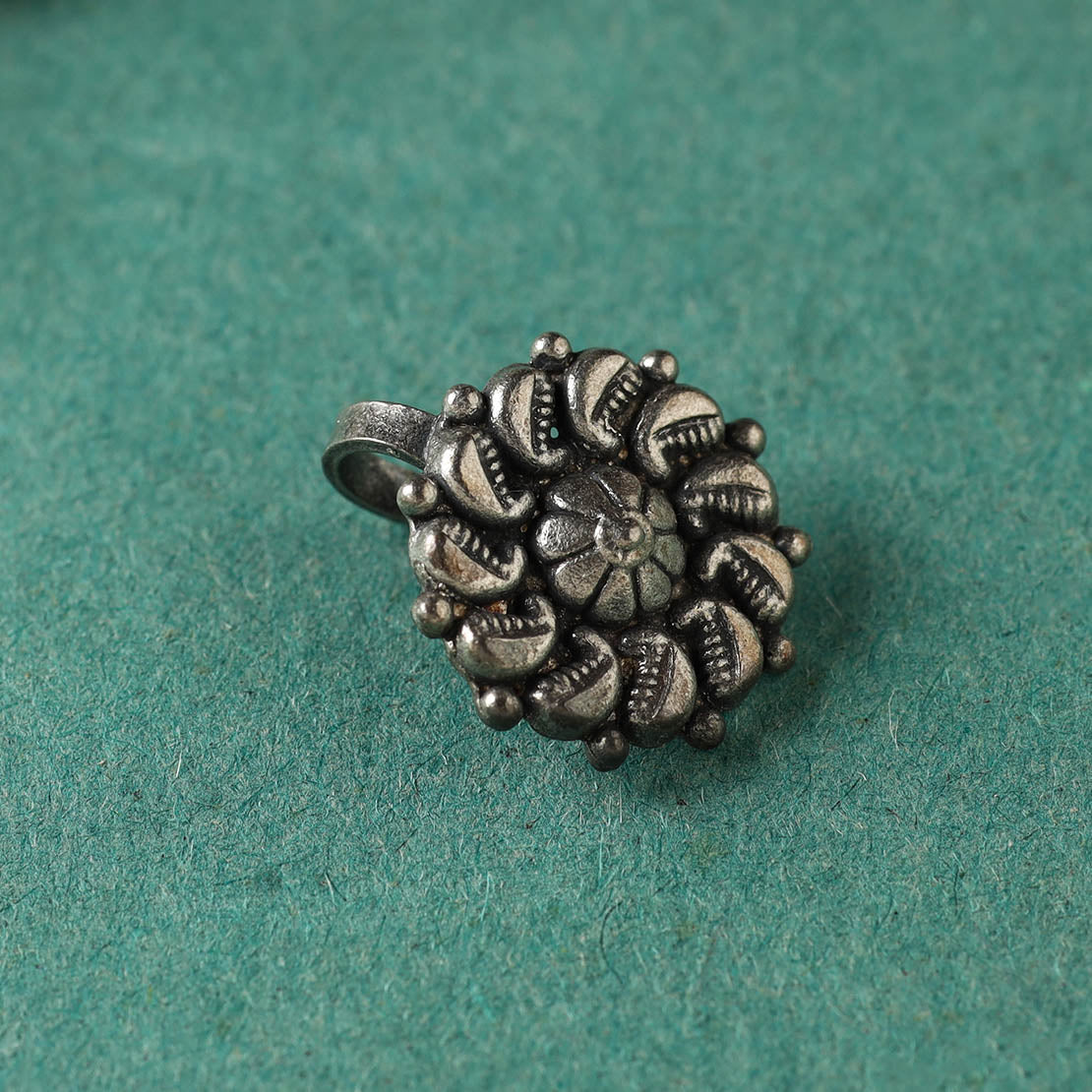 HAVELI CHRONICLES Antique Padma Sterling Silver Nosepin - view 2