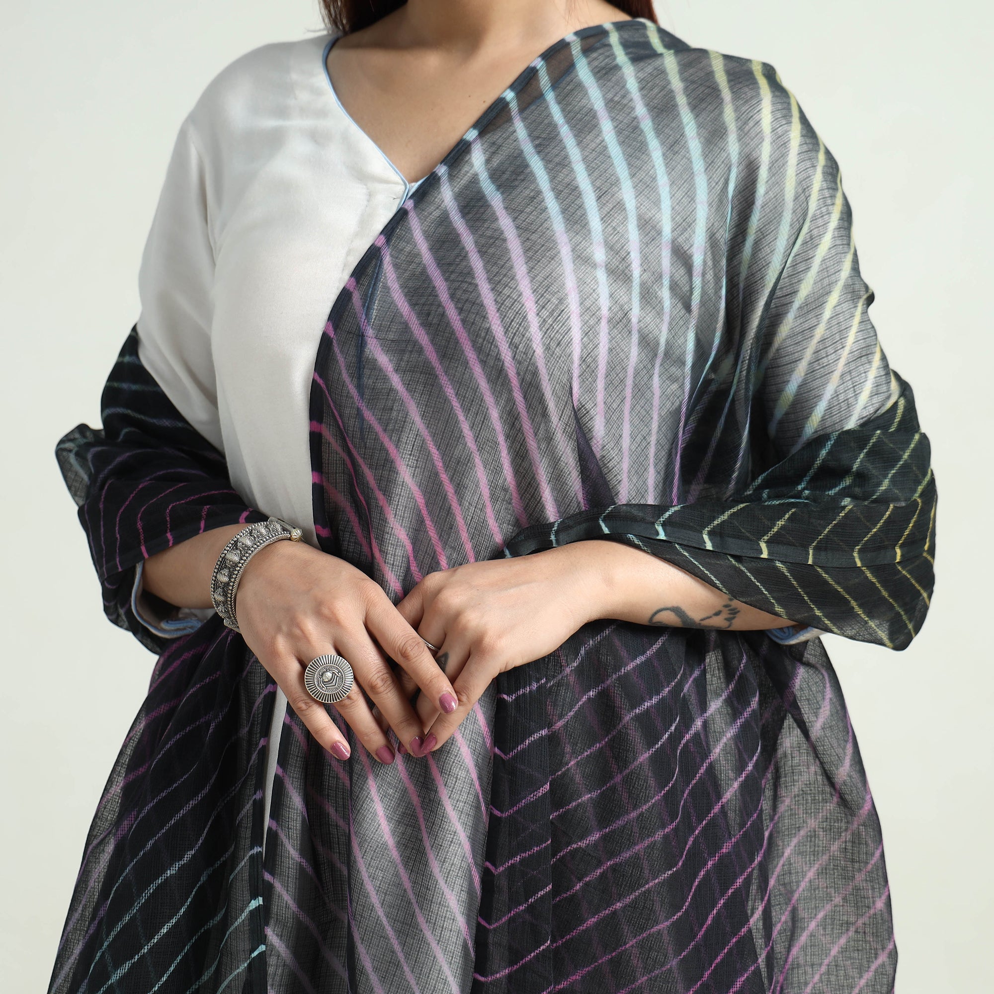 LEHARIYA BY BADSHAH MIYAN Black - Leheriya Tie-Dye Kota Doria Cotton Dupatta with Tassels 62 - view 3