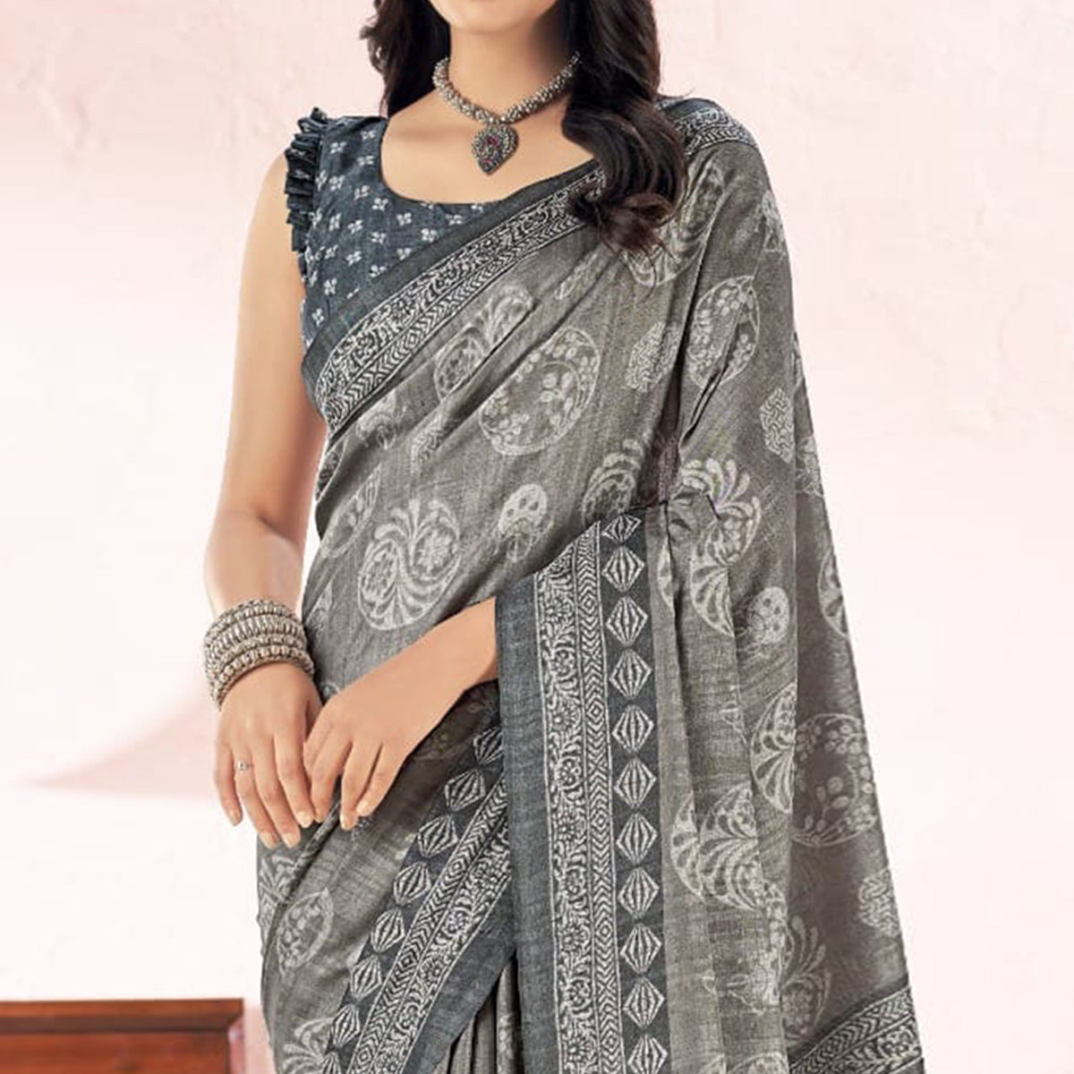 Peachmode Grey Printed Tussar Silk Saree – Women's - view 2