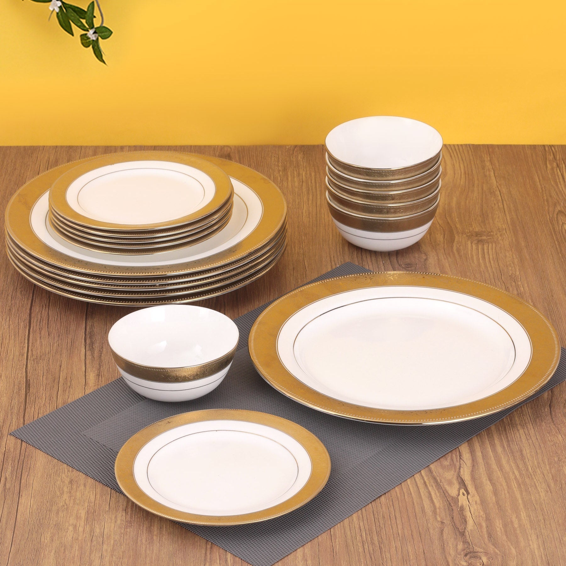 Clay Craft New Georgian Dinner Set of 18 Pieces, Enchanting Gold Ebony (E667)