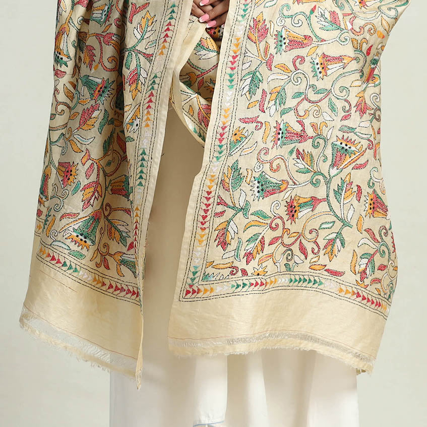 KHUSHBASH - HAPPY LOOM OF EAST Beige - Bengal Kantha Hand Embroidery Tussar Silk Cotton Handloom Dupatta 14 - view 4