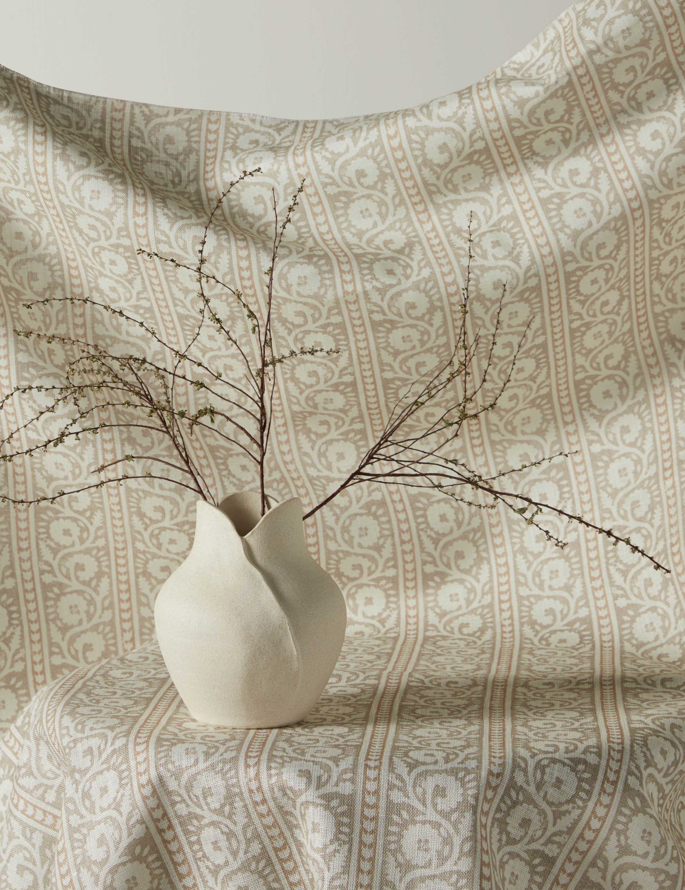 Lulu and Georgia Livingston Linen Fabric