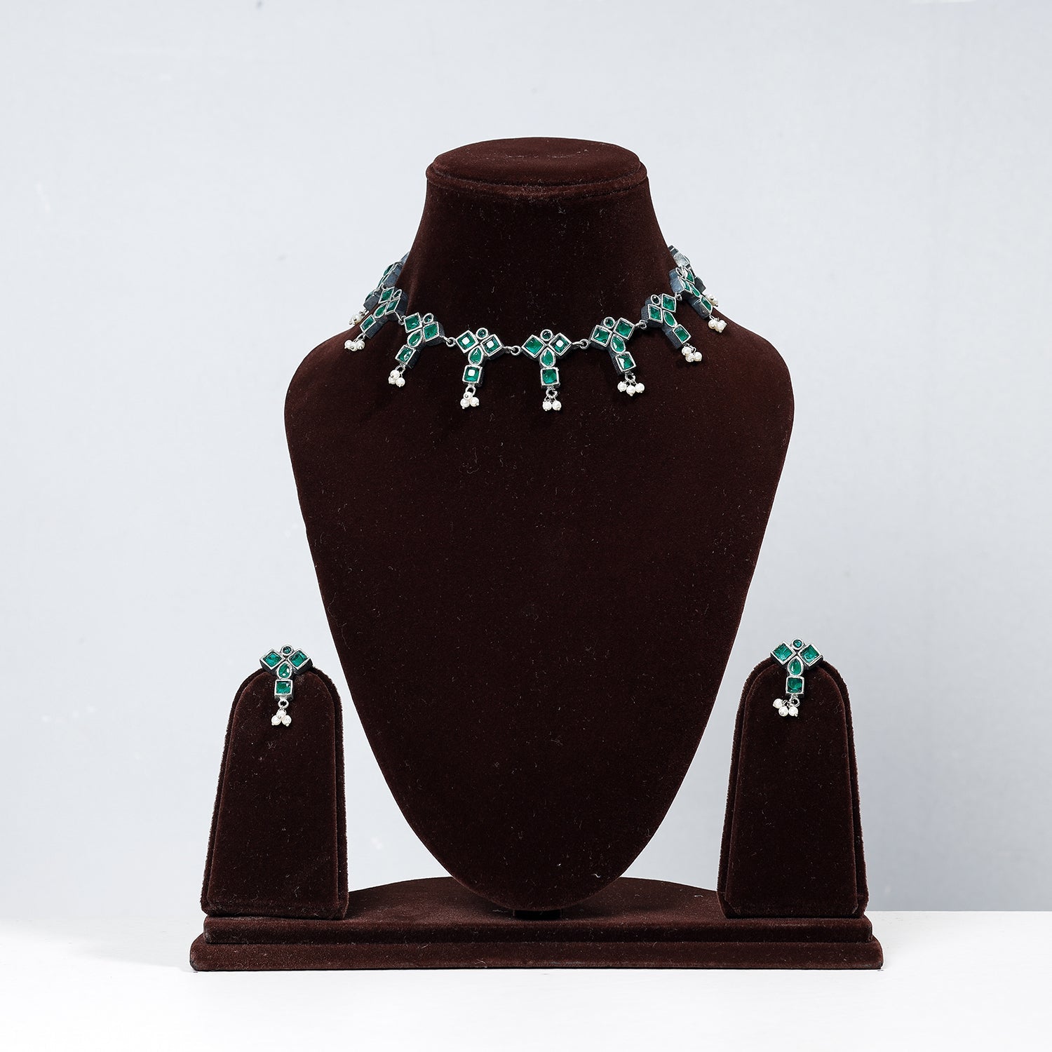 WHITE RIVER STORIES Antique Silver Finish Oxidised Brass Base Stone & Bead Work Necklace Set