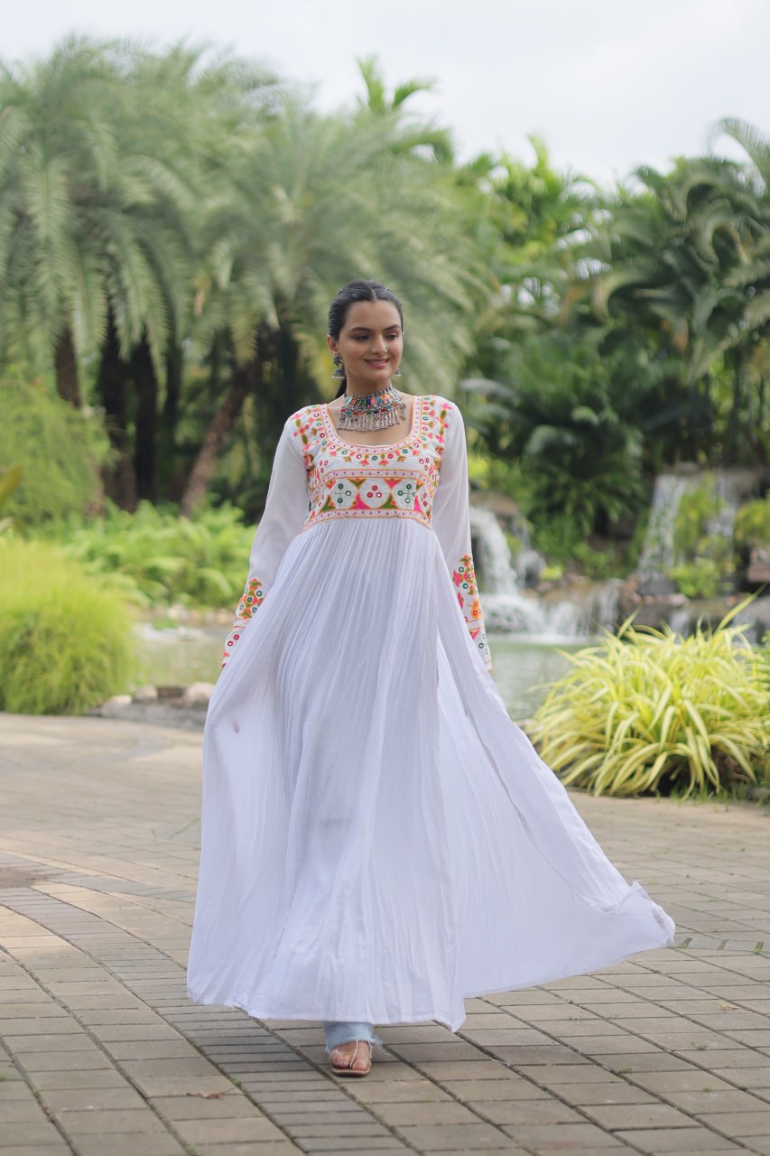 ClothsVilla White Designer Printed Kurti – Women's - view 2