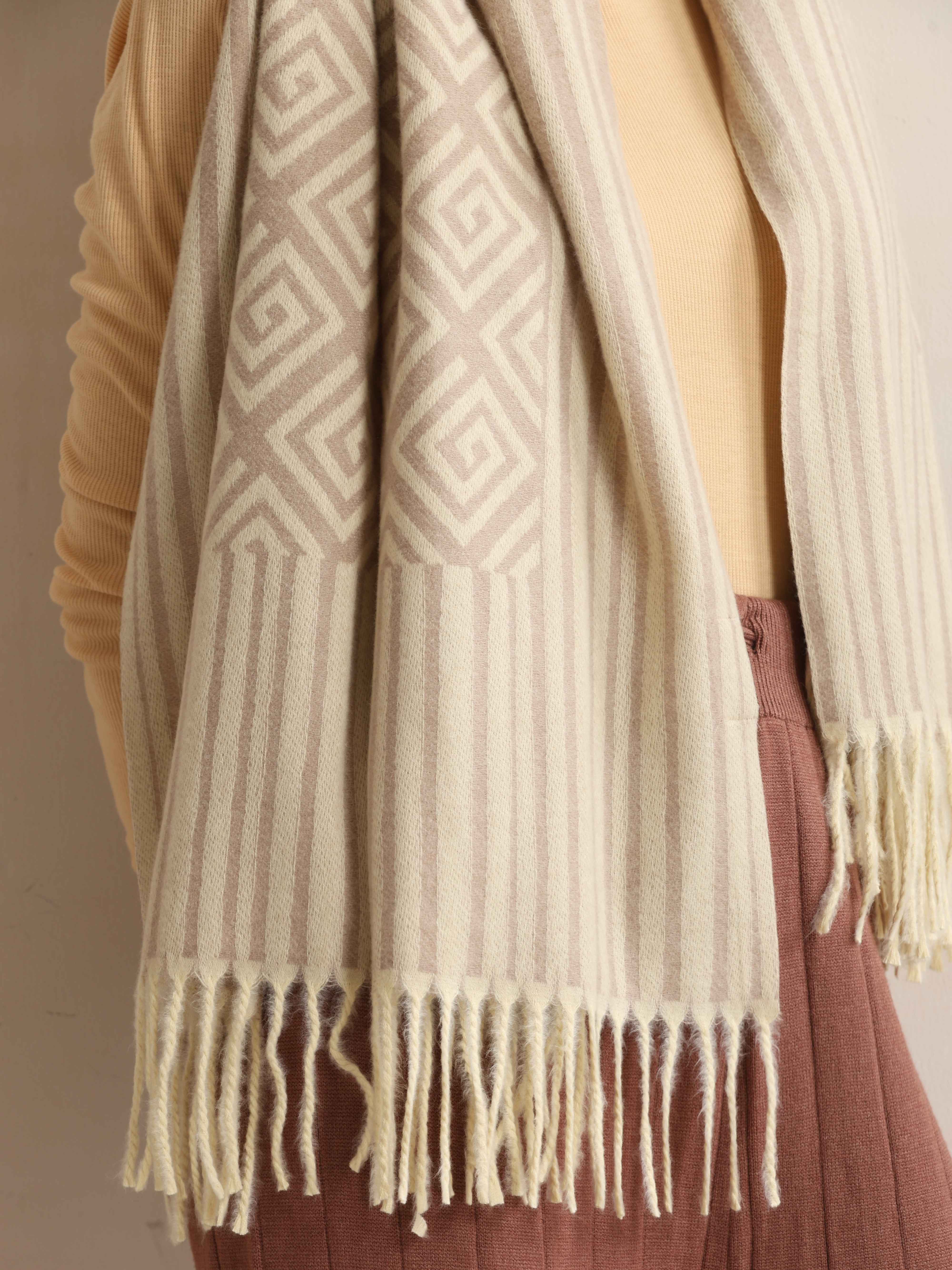trueBrowns Beige Geometric Woollen Stole - view 4