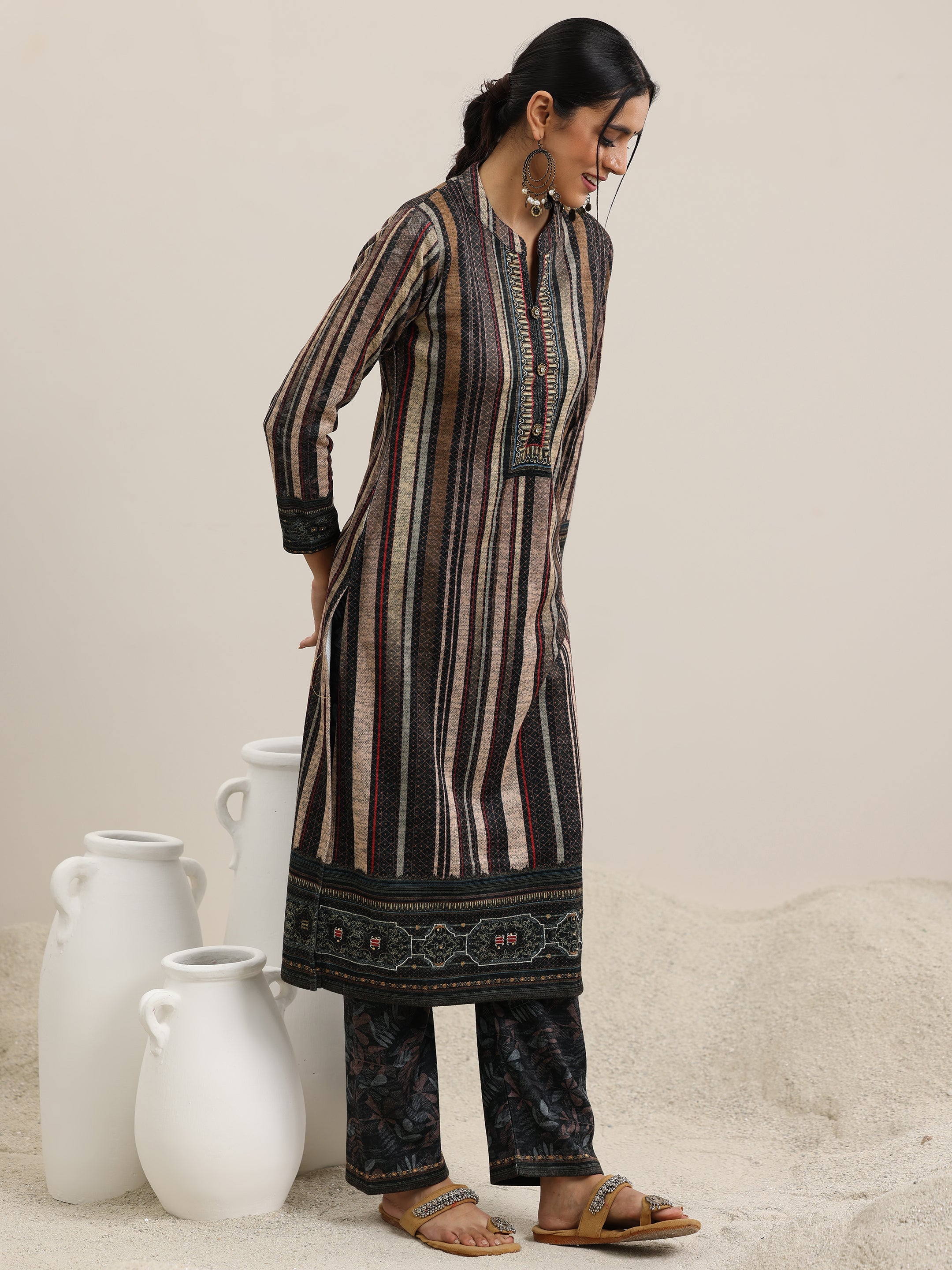 Libas Grey Printed Wool Blend Straight Suit With Dupatta - view 2