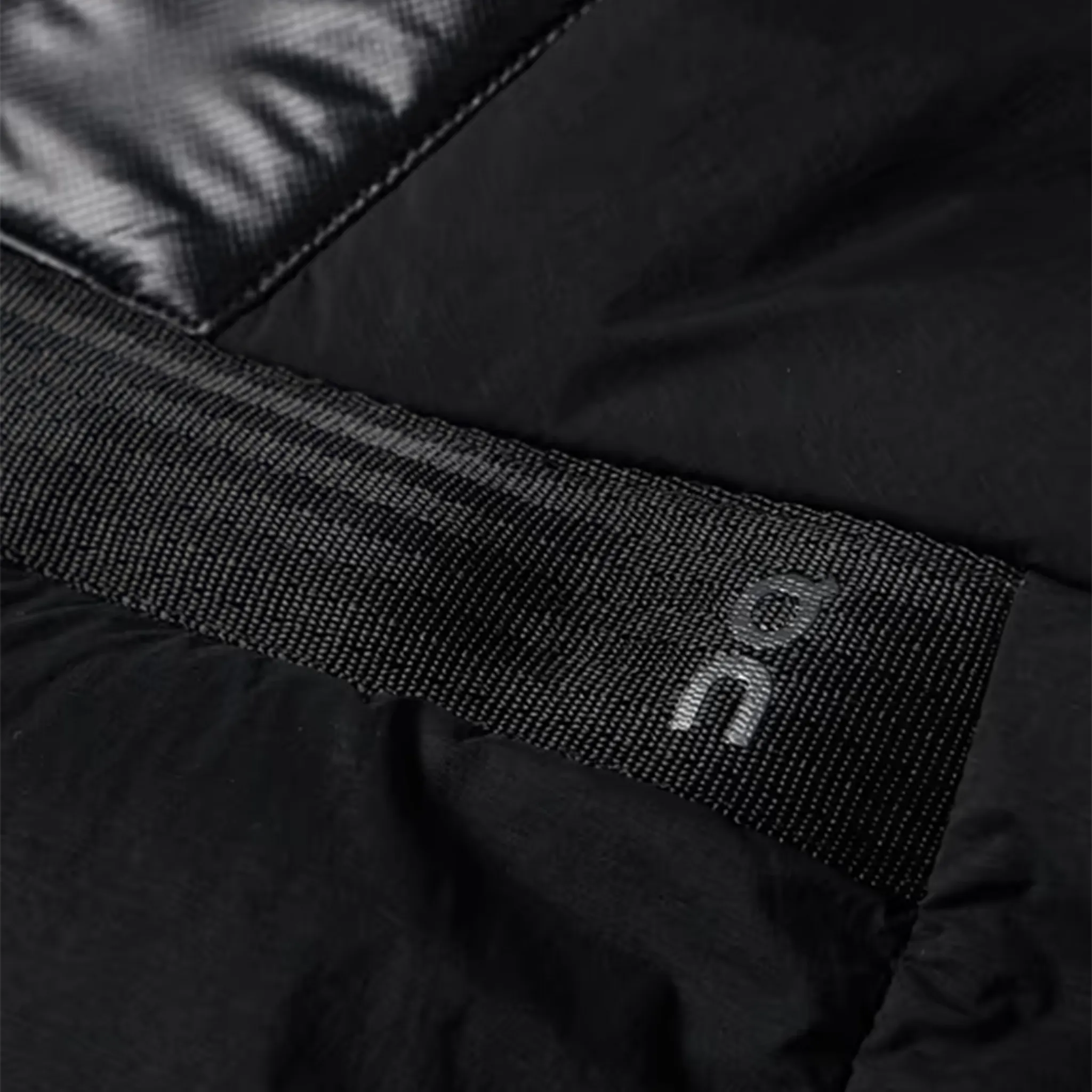 On Running Challenger Black Gilet - view 4